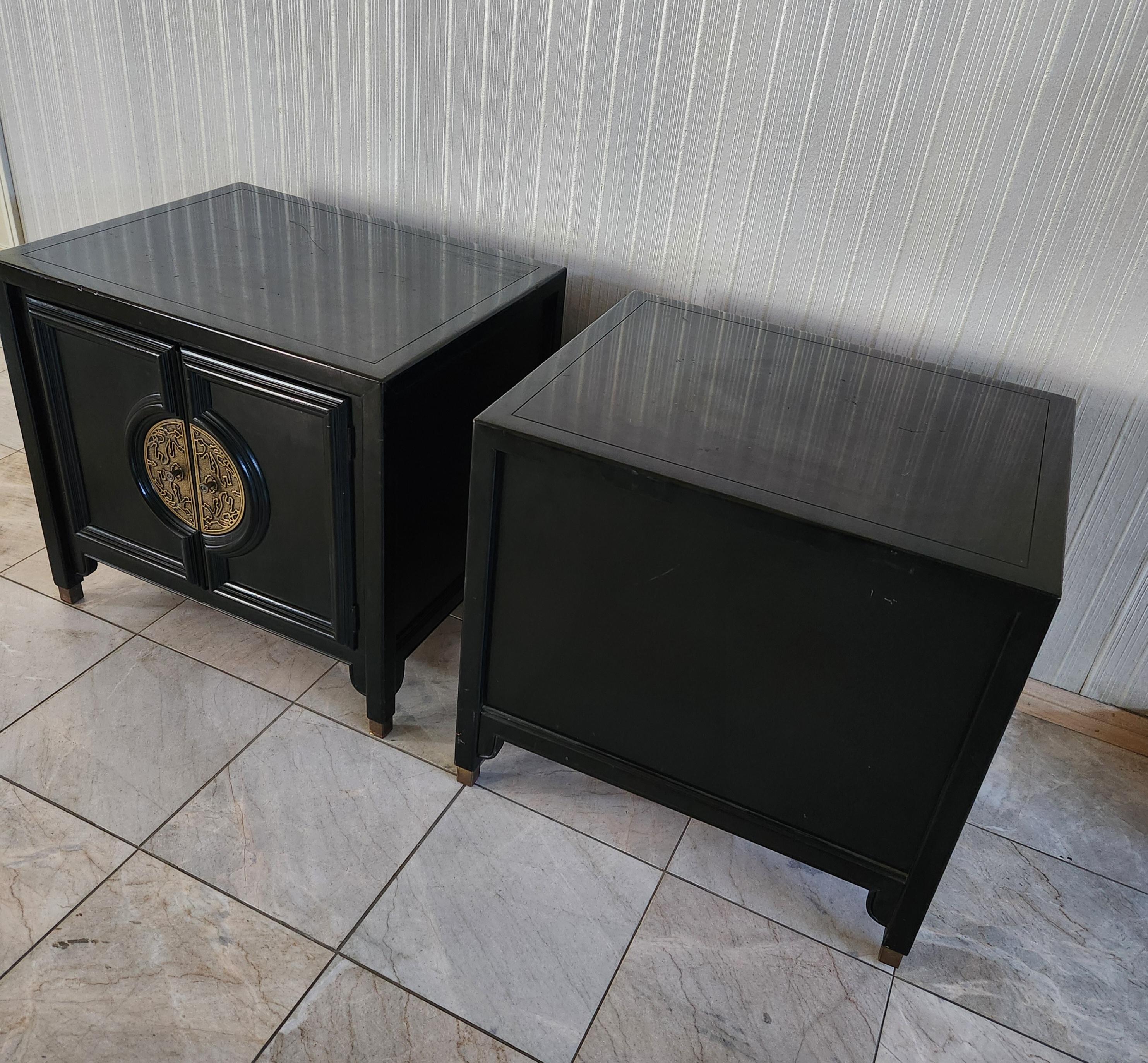 1950s Chin Hua Century Raymond Sobota Tables de nuit Laque Ebonisée en vente 9