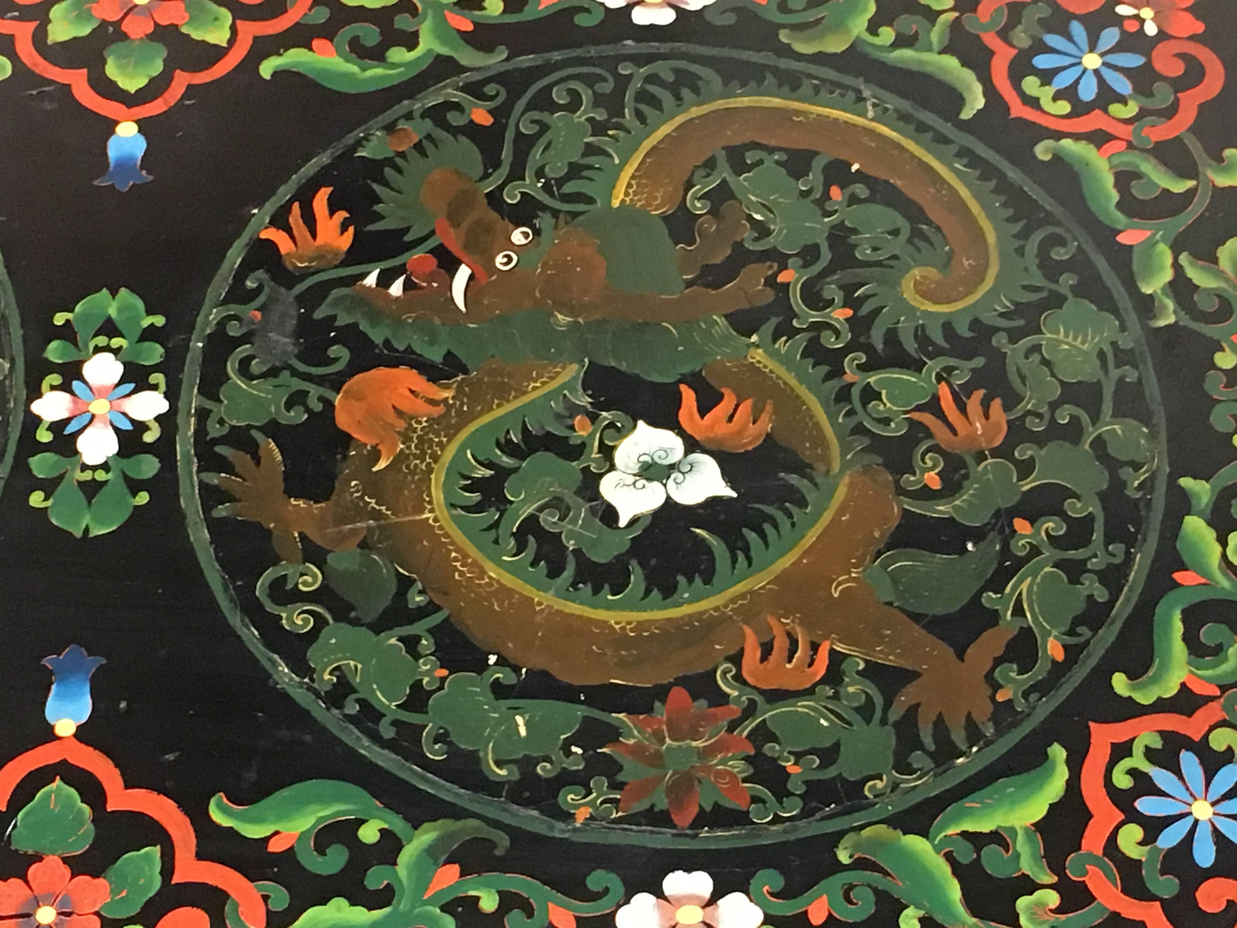 1950s Chinese Black Lacquer Painted Dragon Coffee Table or Bench In Distressed Condition In Austin, TX