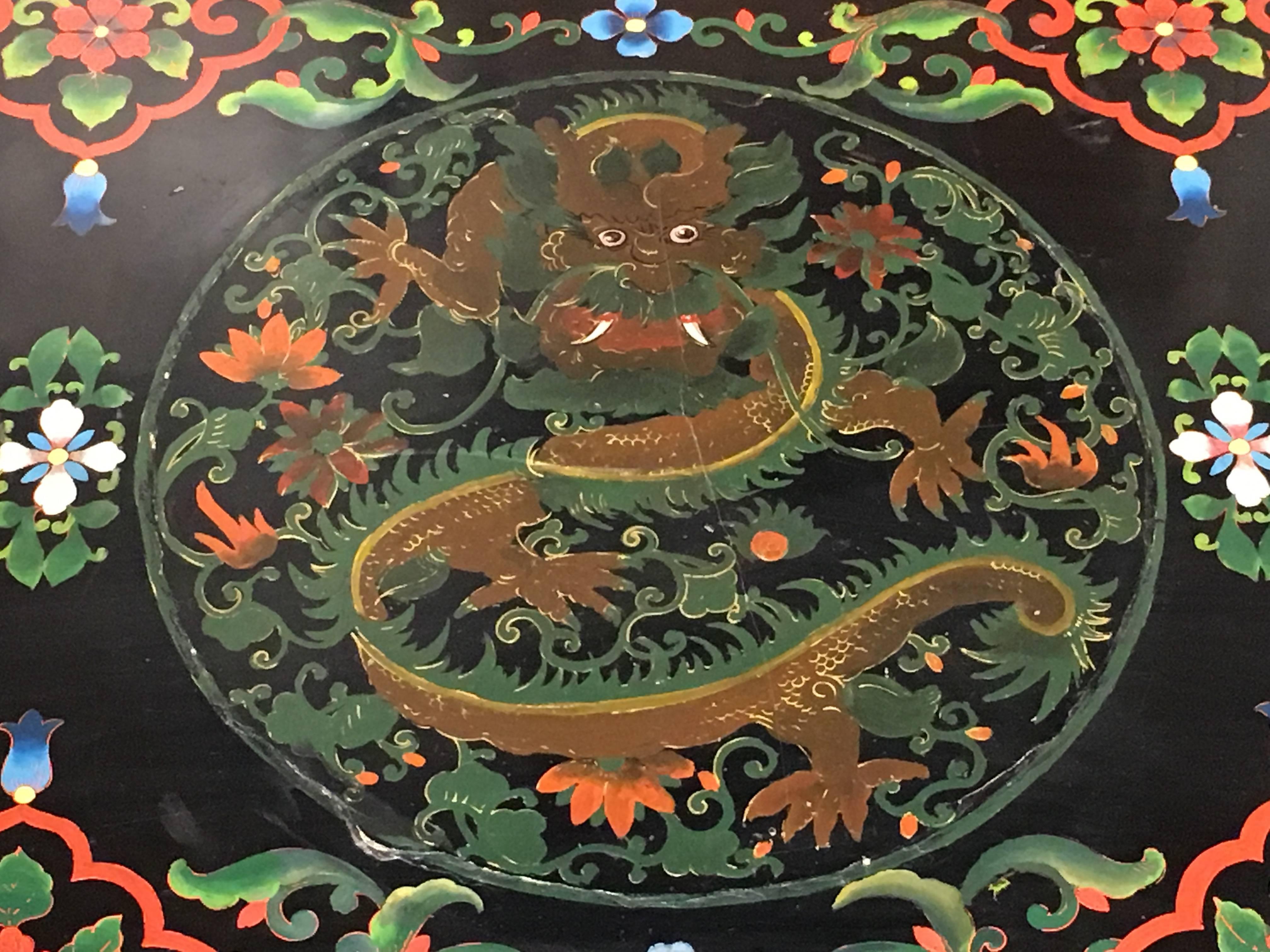 Mid-20th Century 1950s Chinese Black Lacquer Painted Dragon Coffee Table or Bench