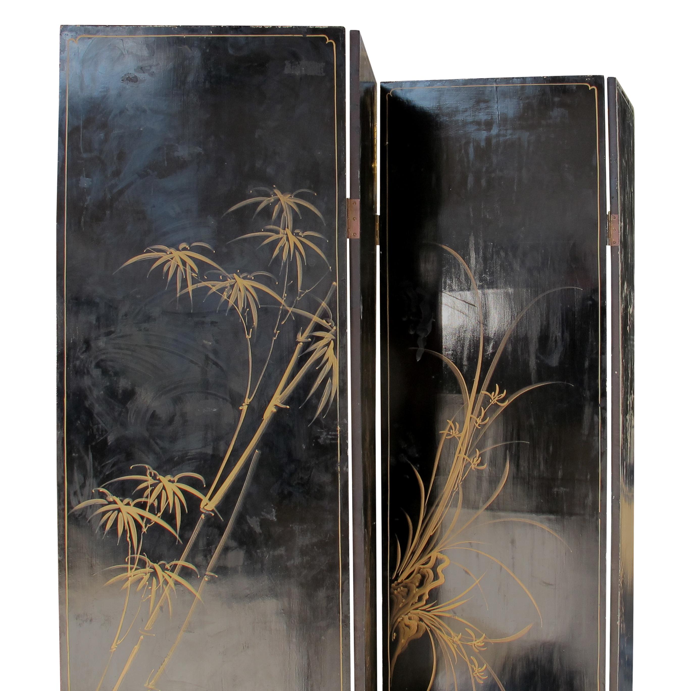 Lacquered 1950s Chinese Coromandel Four-Panel Screen with Trompe-l'œil Bookshelves and Gil For Sale