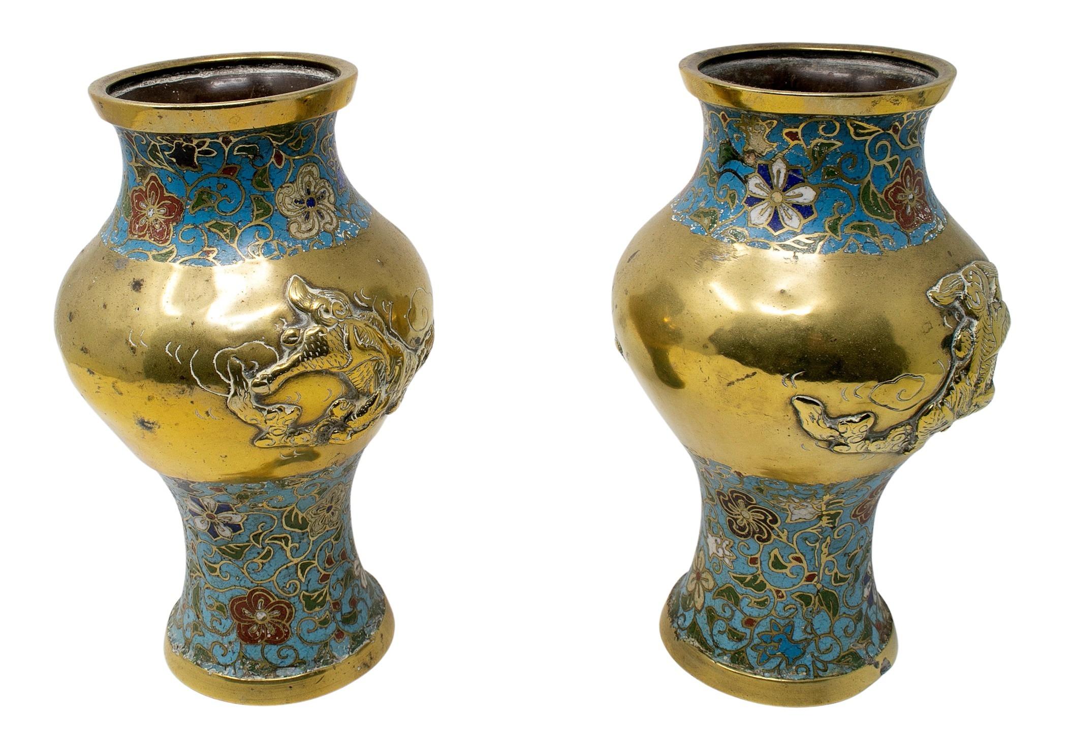 1950s Chinese Pair of Bronze Cloisonné Vases In Good Condition In Marbella, ES