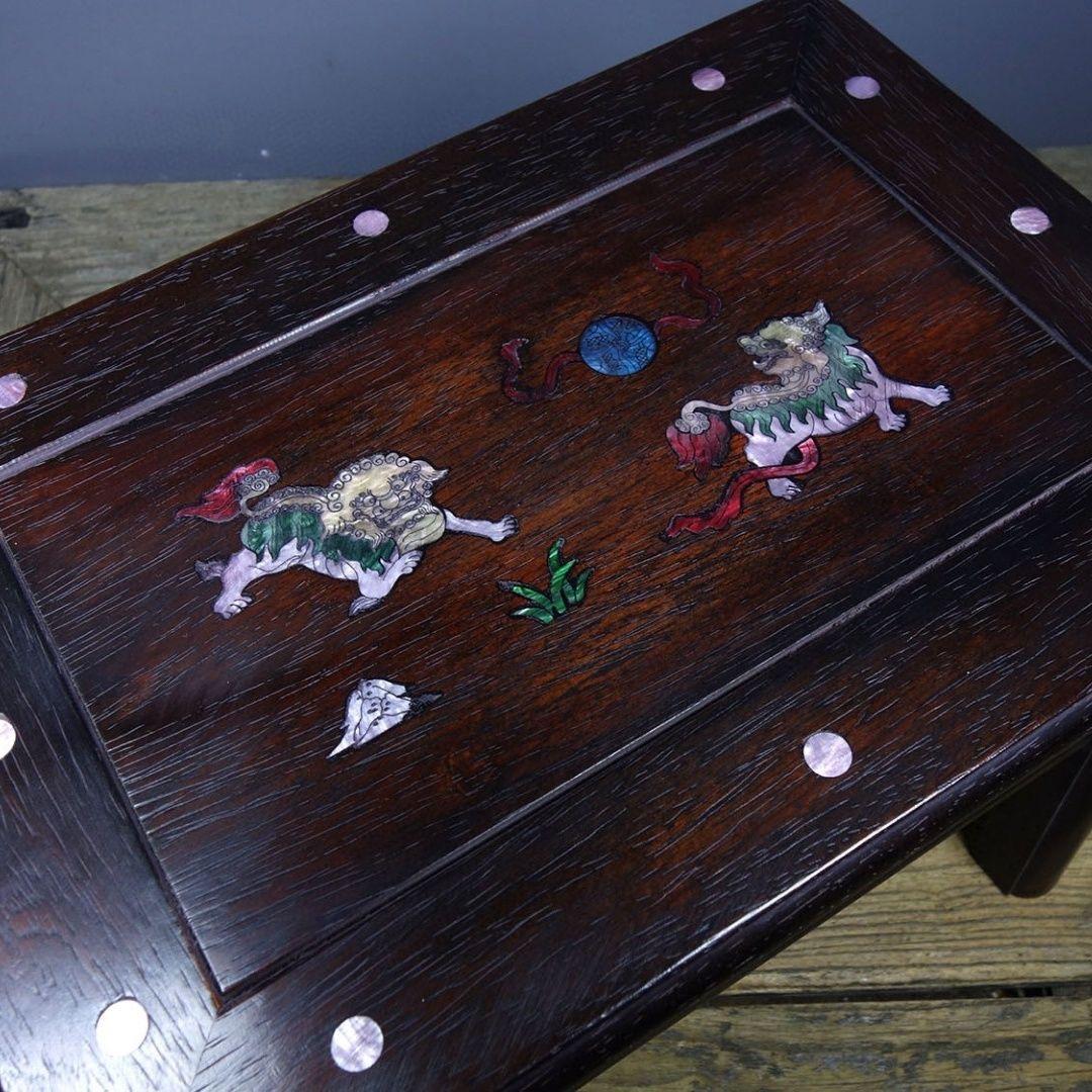 1950s Chinese Wood Seat with Shell Lions Decoration For Sale 2