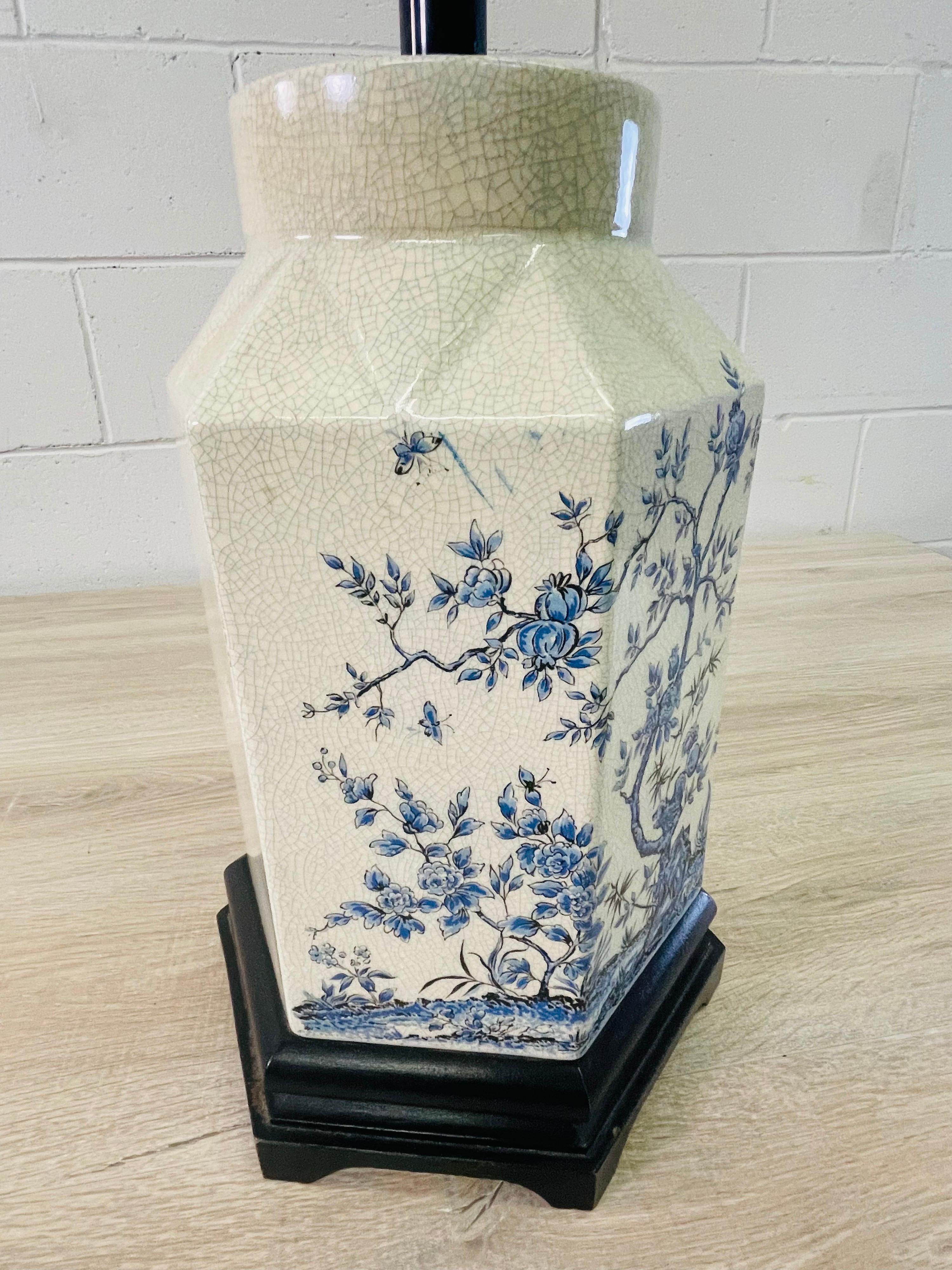 Mid-Century Modern 1950s Chinoiserie Blue & White Crackle Ceramic Table Lamp For Sale