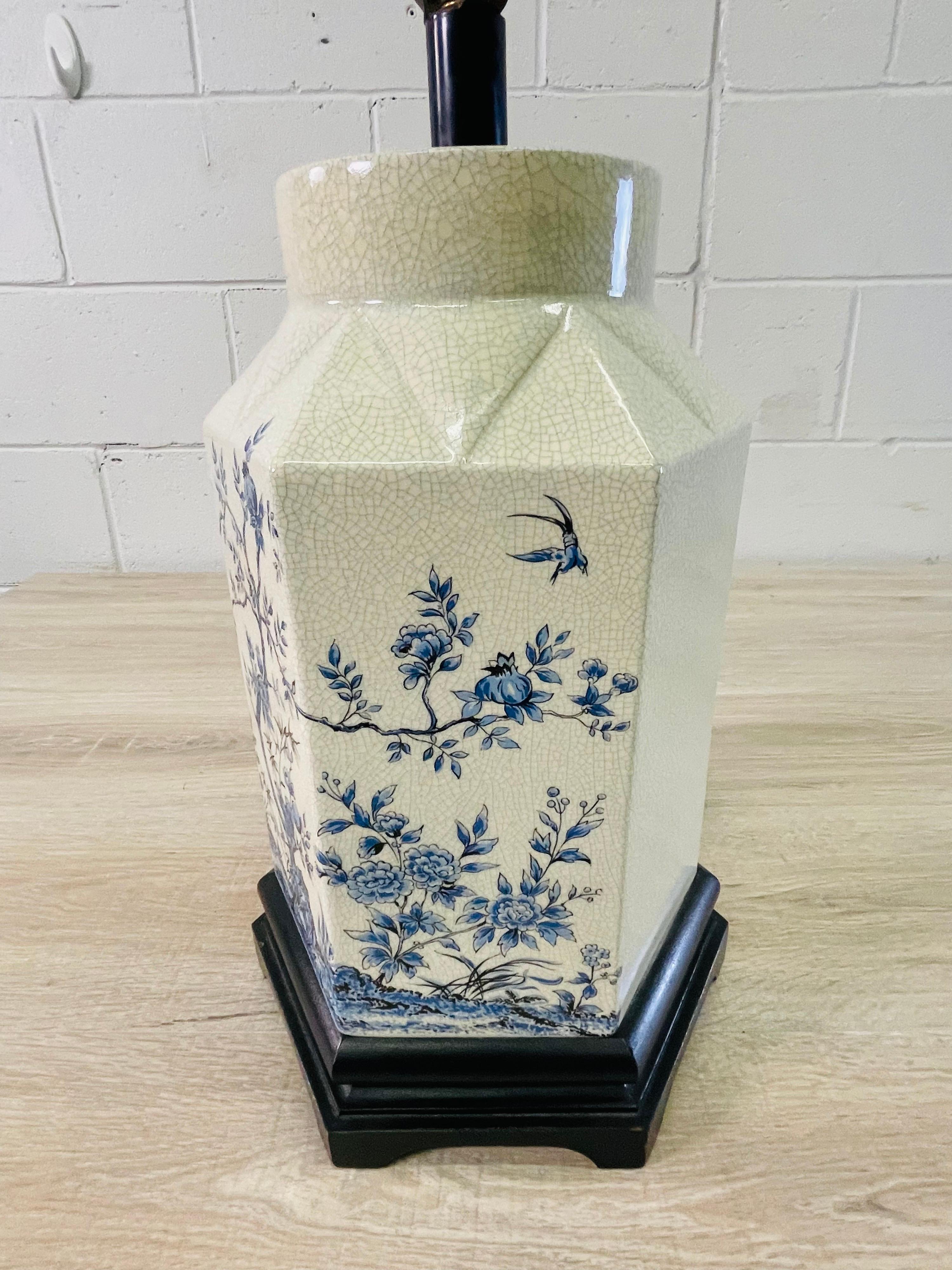 1950s Chinoiserie Blue & White Crackle Ceramic Table Lamp In Good Condition For Sale In Amherst, NH