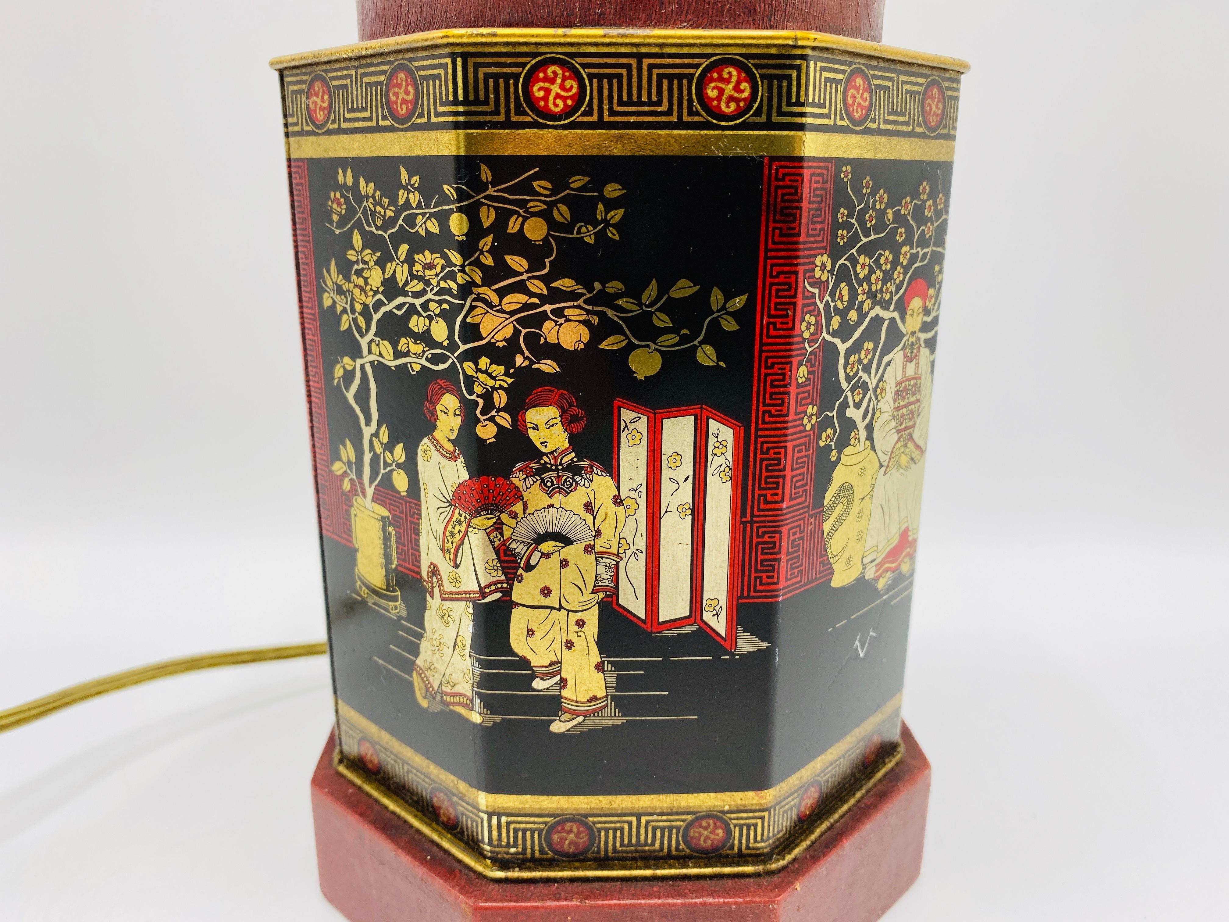 1950s Chinoiserie Red and Black Tole Tea Canister Lamp with Leather Details For Sale 6