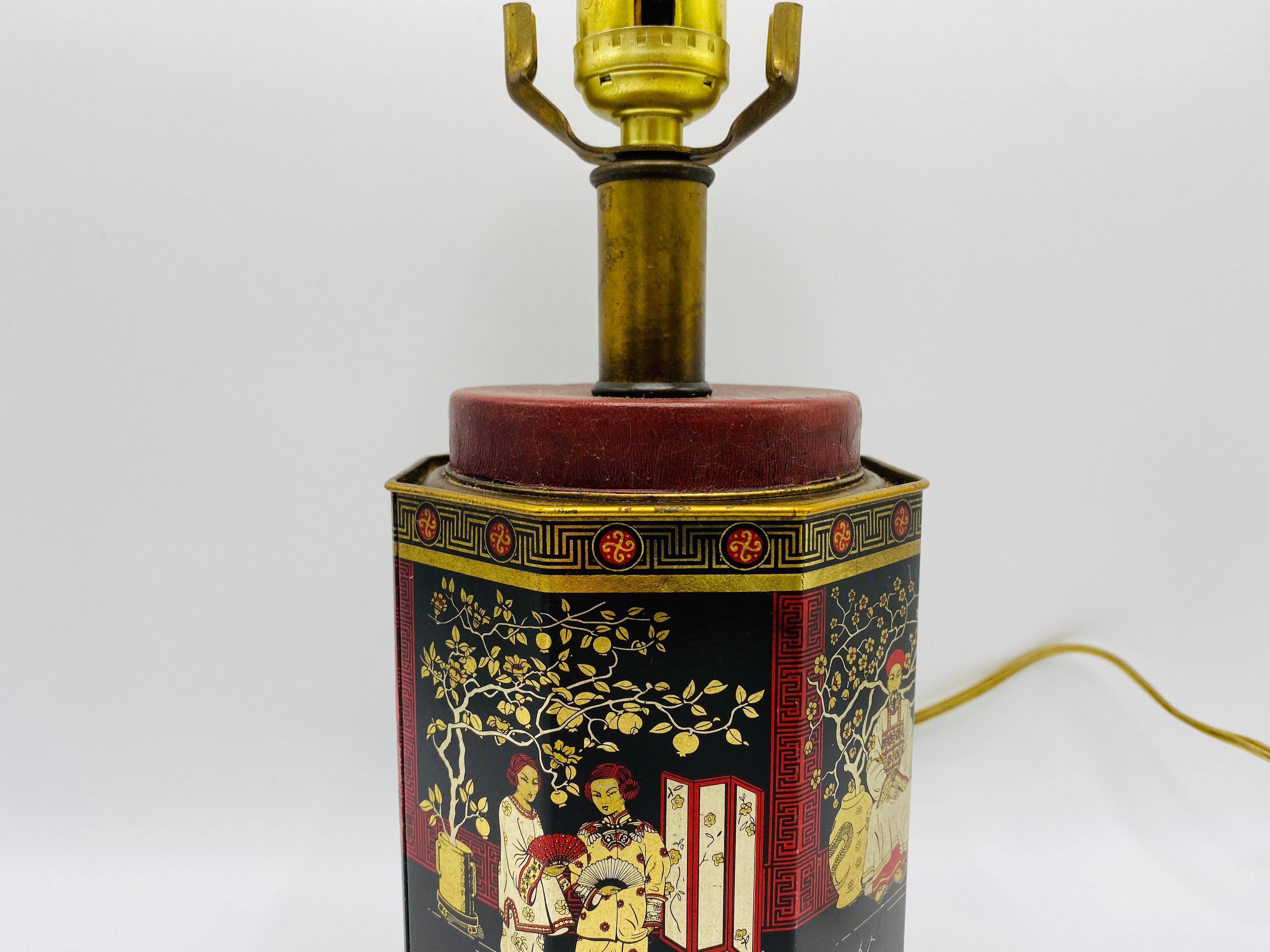 English 1950s Chinoiserie Red and Black Tole Tea Canister Lamp with Leather Details For Sale