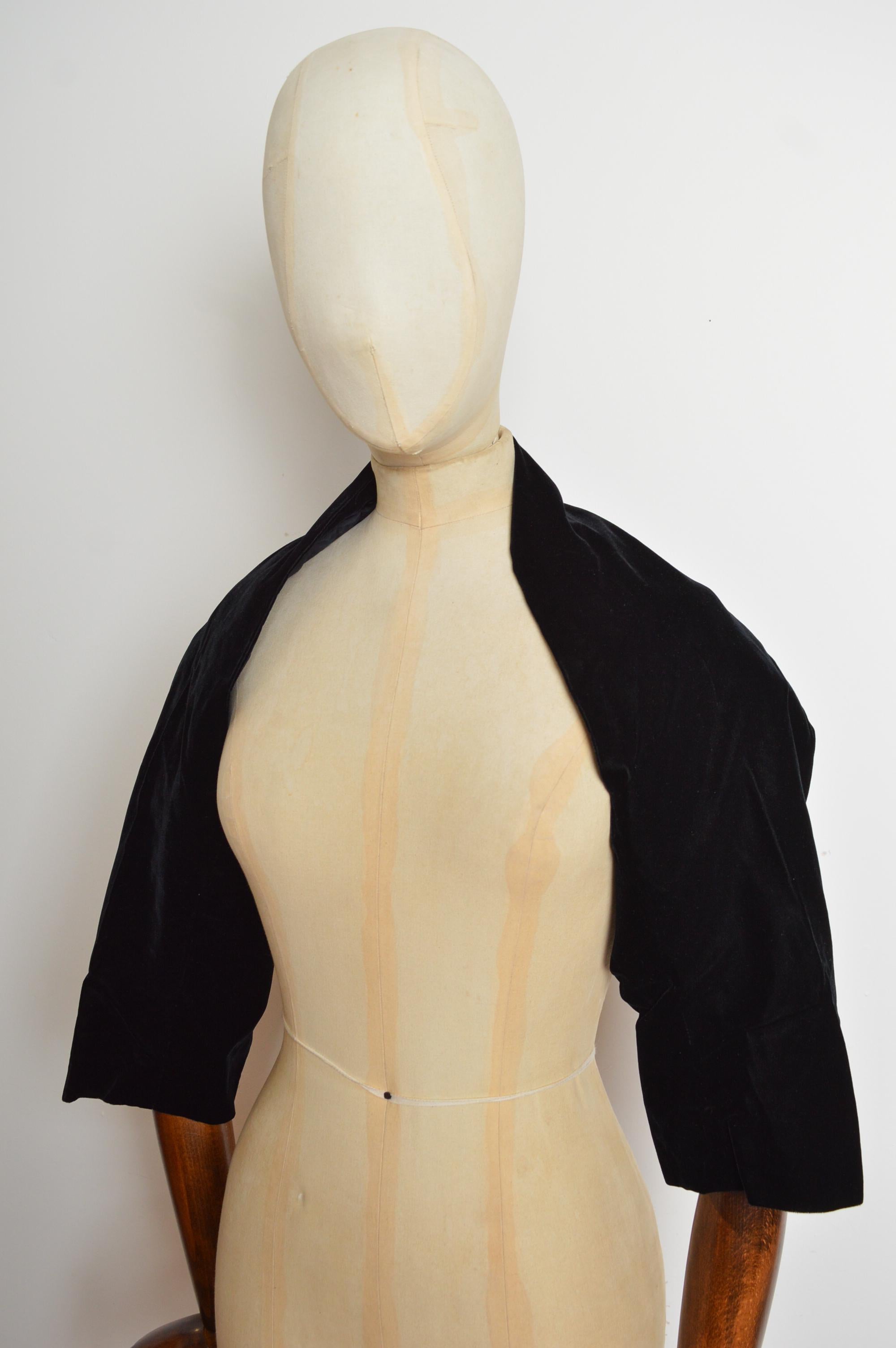 De las mujeres 1950's Christian Dior Couture Negro Terciopelo Bolero Estola - Chaqueta Corta Encogida de Hombros en venta