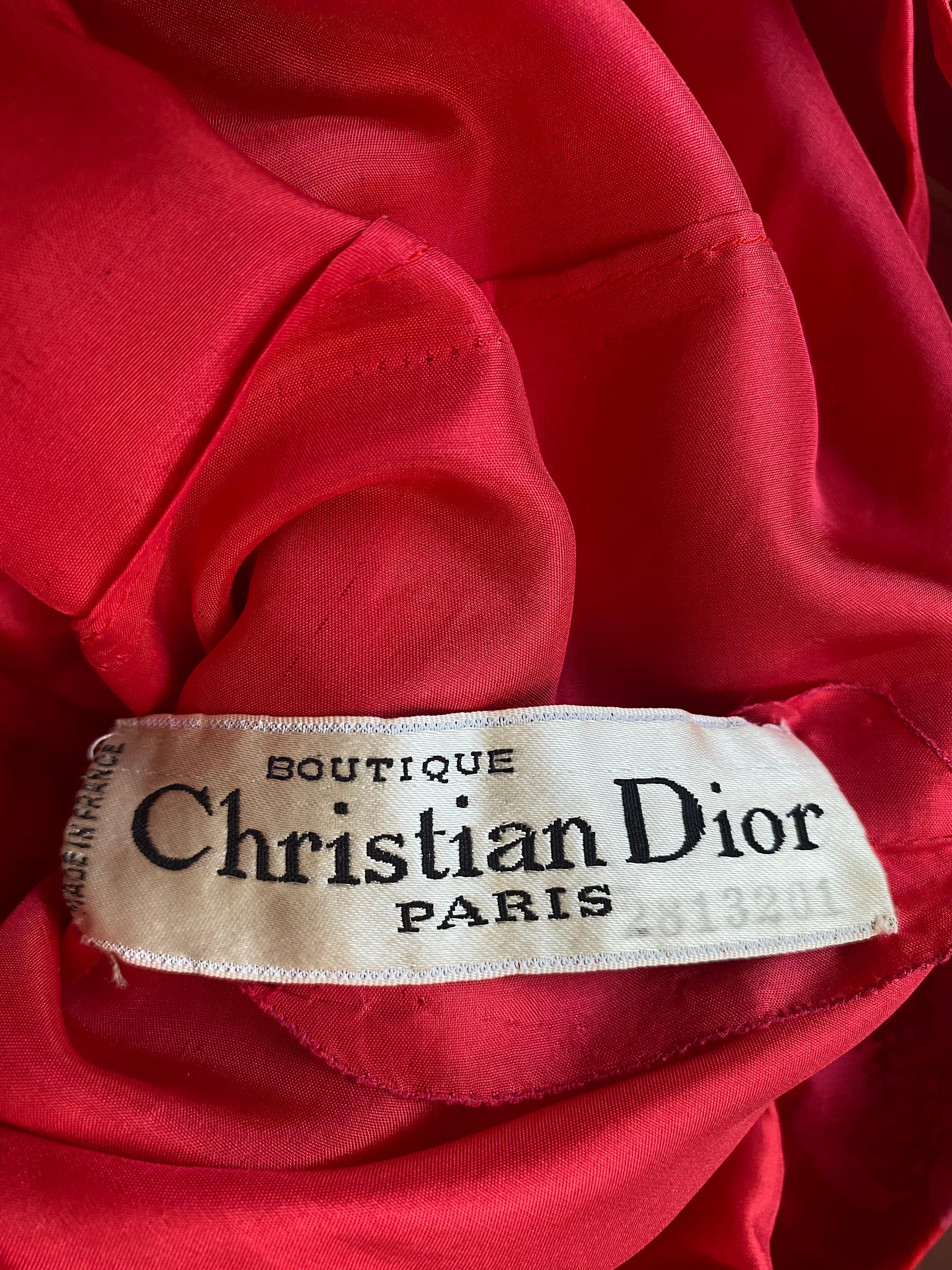 Vestido de Damasco de Seda Rosa Christian Dior París de los años 50 en venta 2