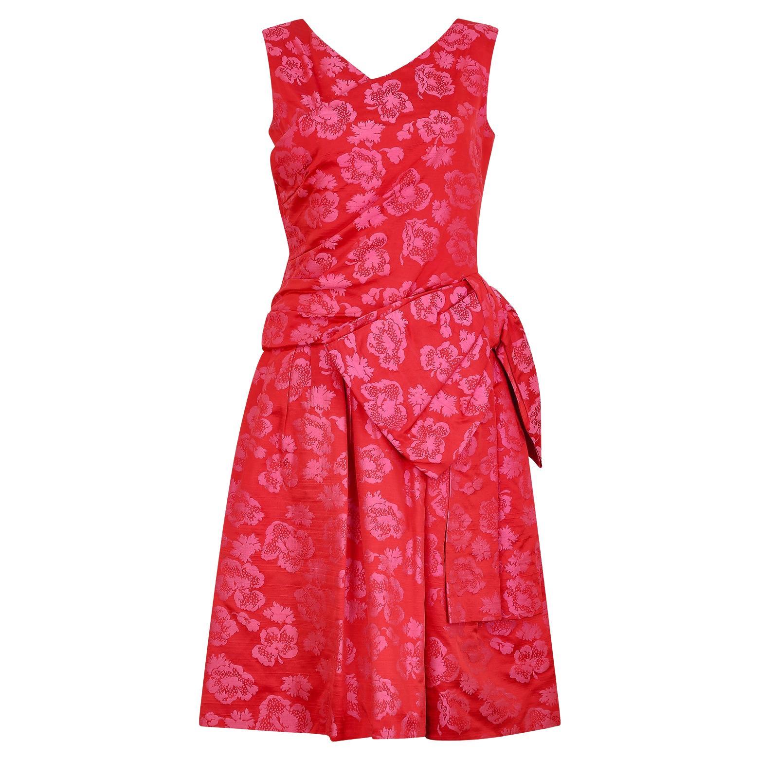 Vestido de Damasco de Seda Rosa Christian Dior París de los años 50 en venta