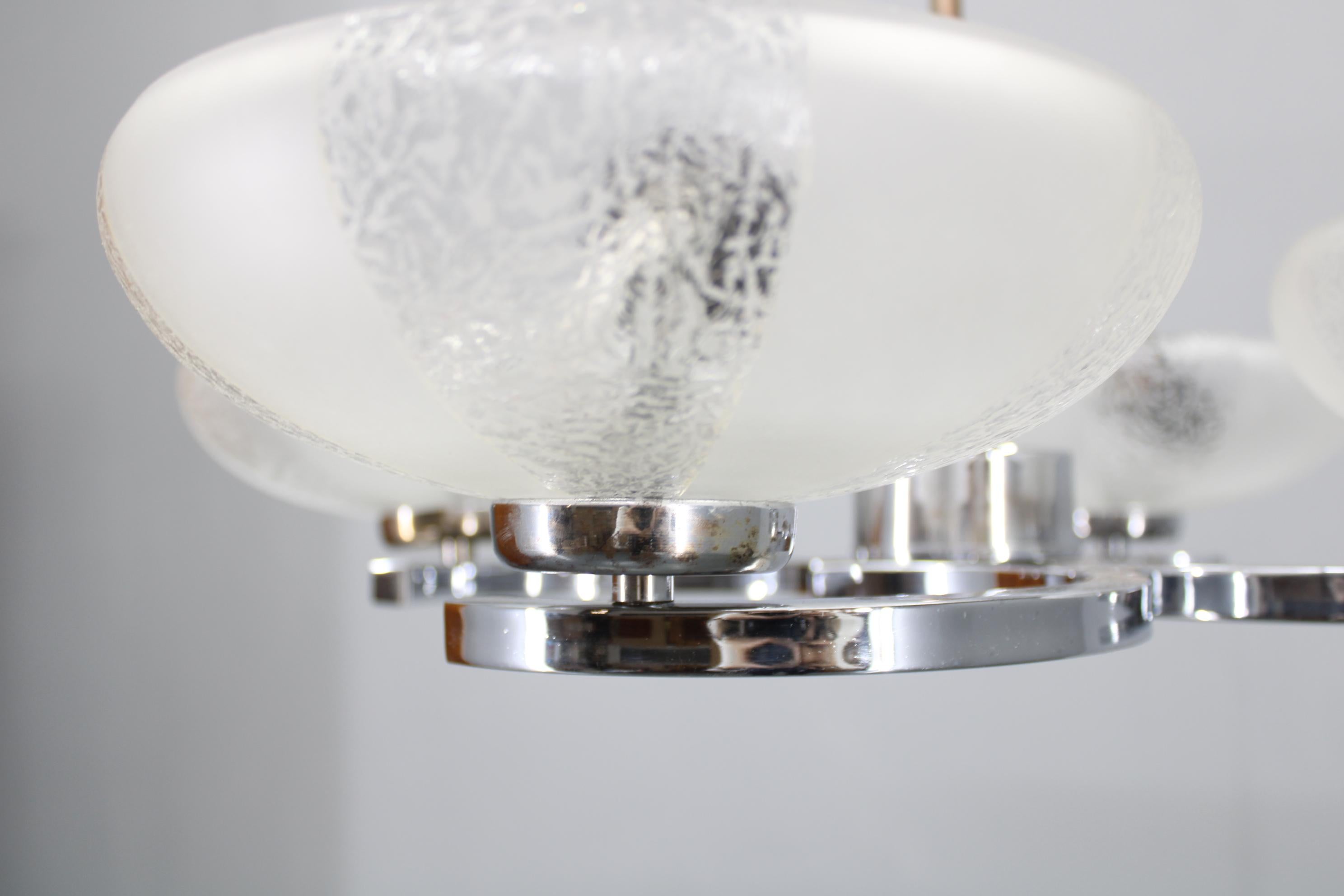 Lampadario in vetro e cromo degli anni '50 di Napako, Cecoslovacchia in vendita 5