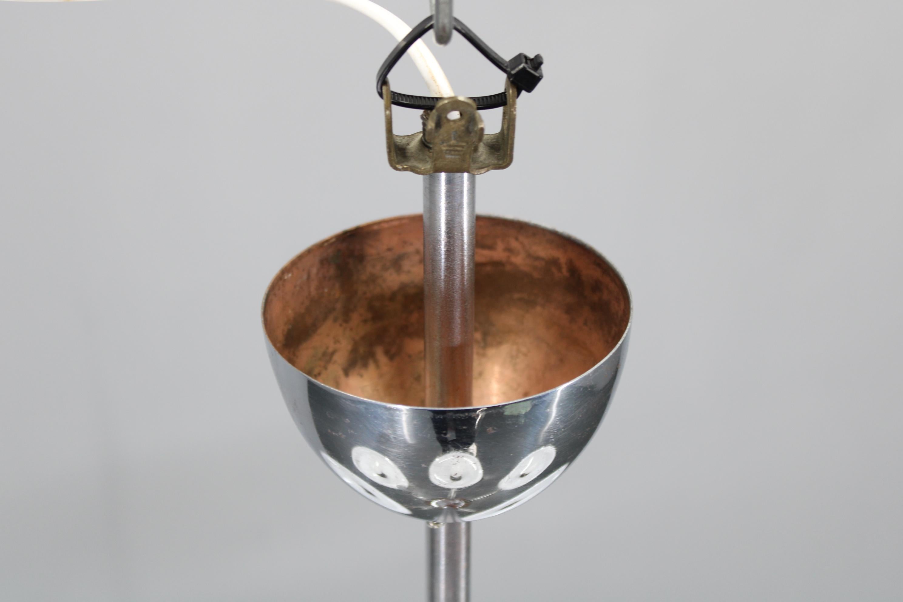 1950er Chrom- und Glaskronleuchter, Tschechoslowakei im Zustand „Gut“ im Angebot in Praha, CZ