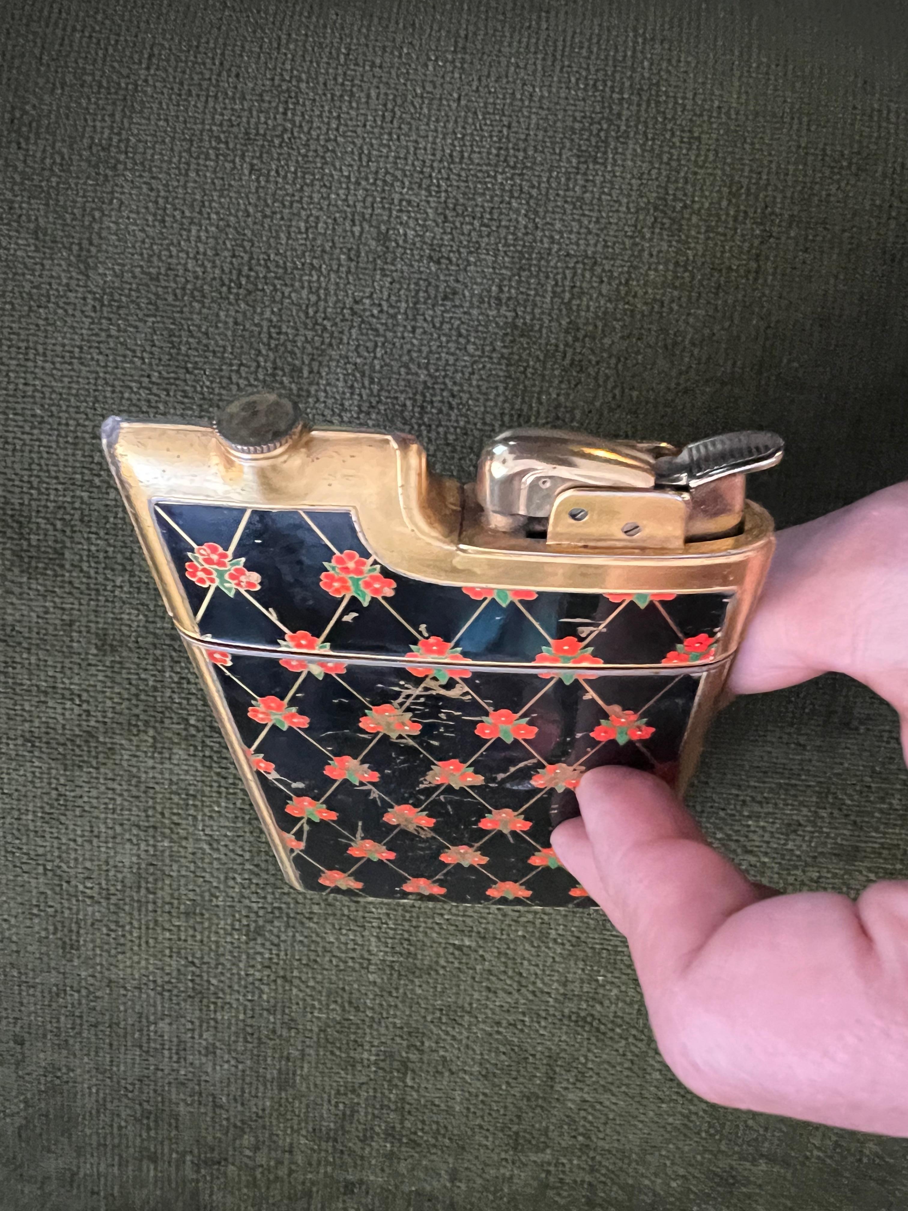 1950s, Circa Evans Vintage Ladies Cigarette and Lighter Case In Good Condition In New York, NY