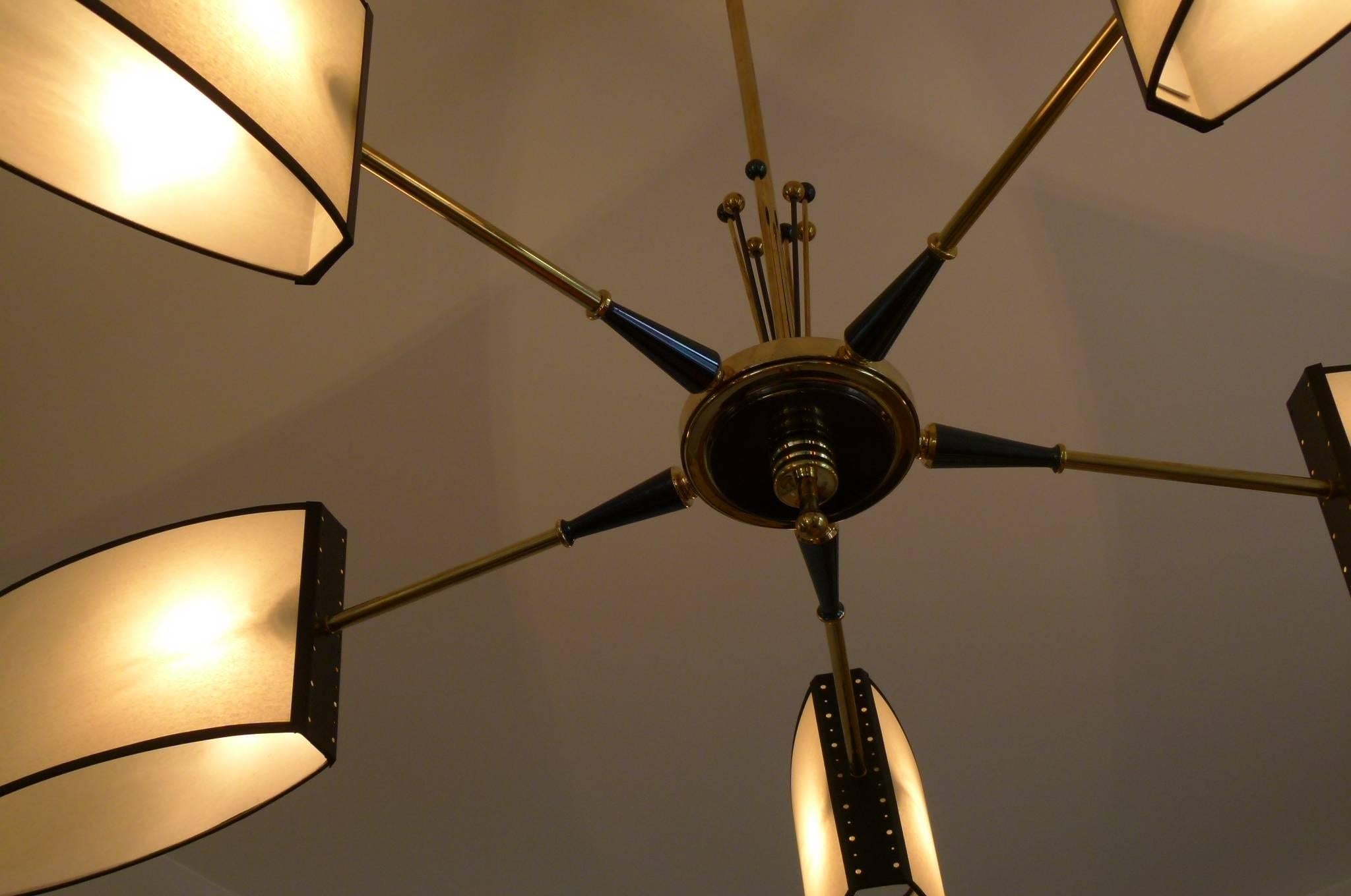 1950s Circular Five Lighted Arms Chandelier by Maison Lunel In Excellent Condition In Saint-Ouen, FR