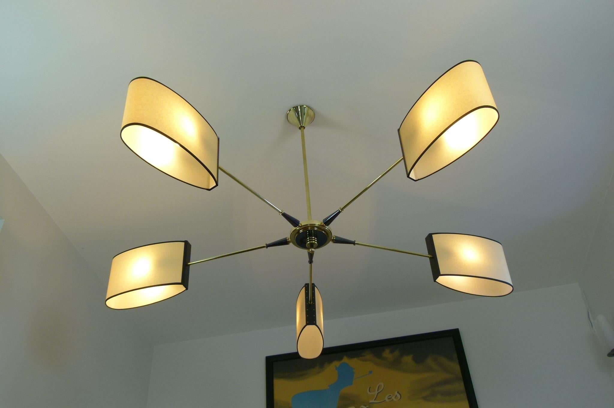1950s Circular Five-Lighted Arms Chandelier by Maison Lunel In Excellent Condition In Saint-Ouen, FR