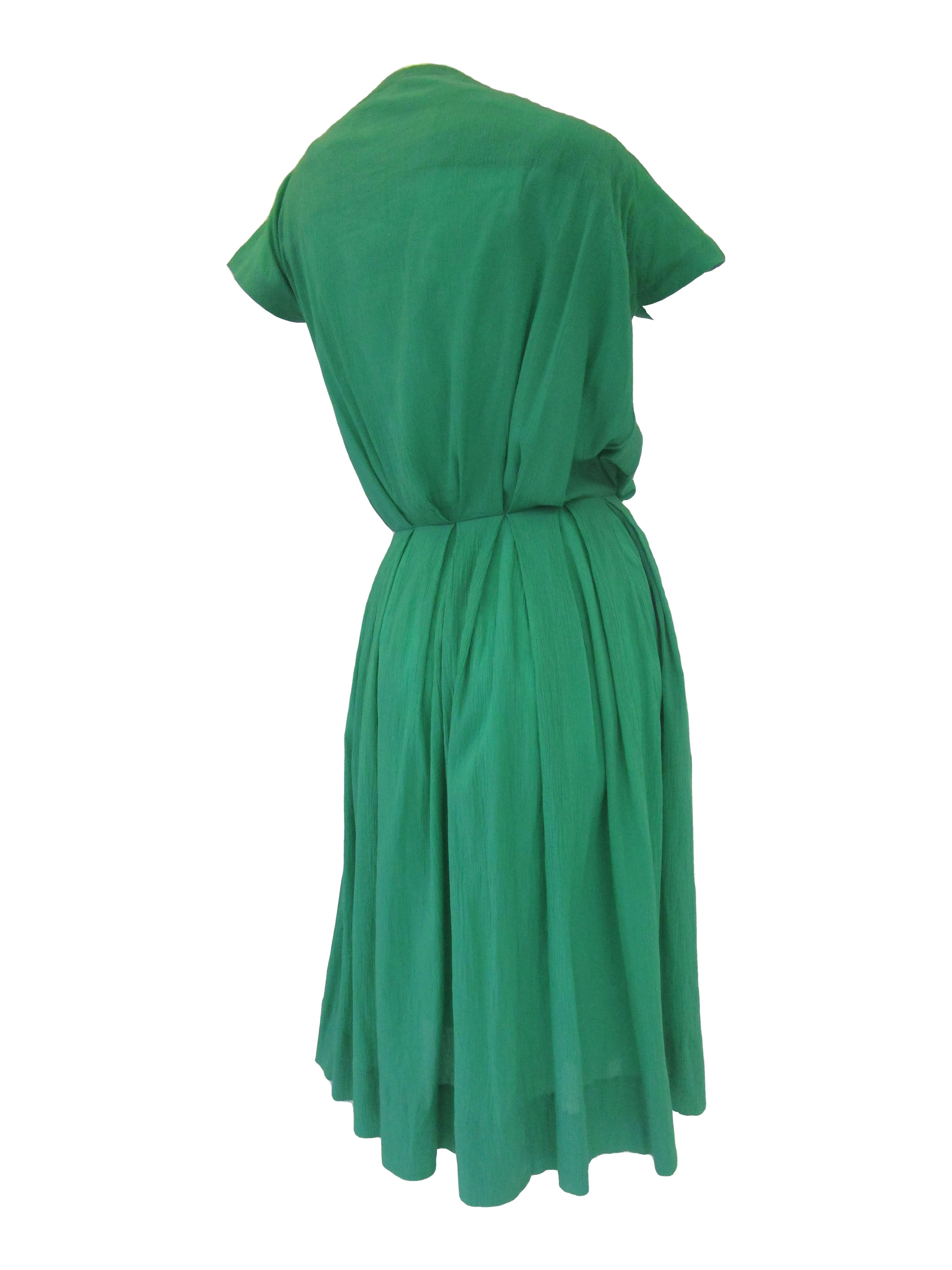 1950's Claire McCardell for Townley Kelly Green Crinkled Viscose Dress In Good Condition For Sale In Houston, TX