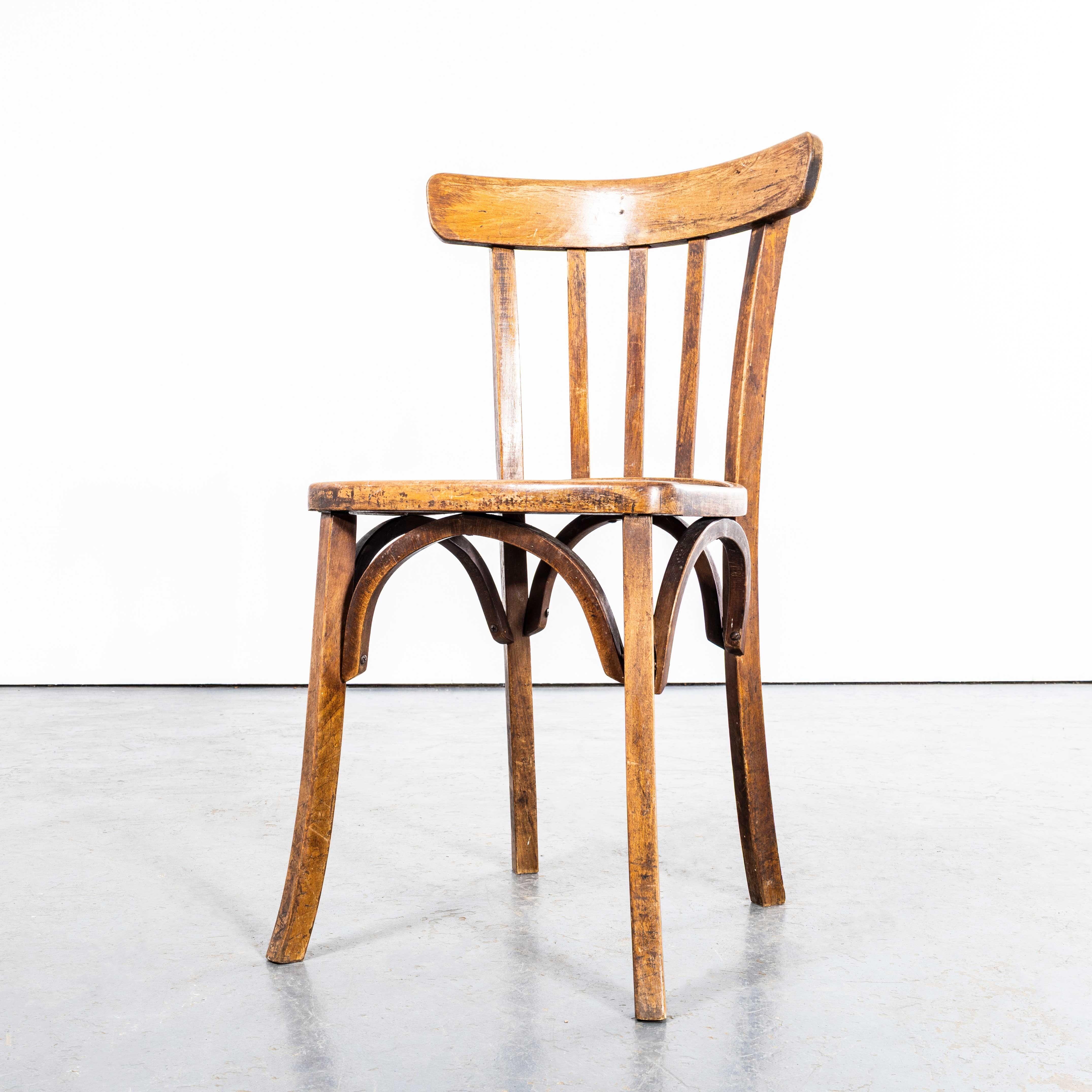 Sillas de comedor de madera curvada con borde cuadrado estilo bistro clásico de los años 50 Francés en venta