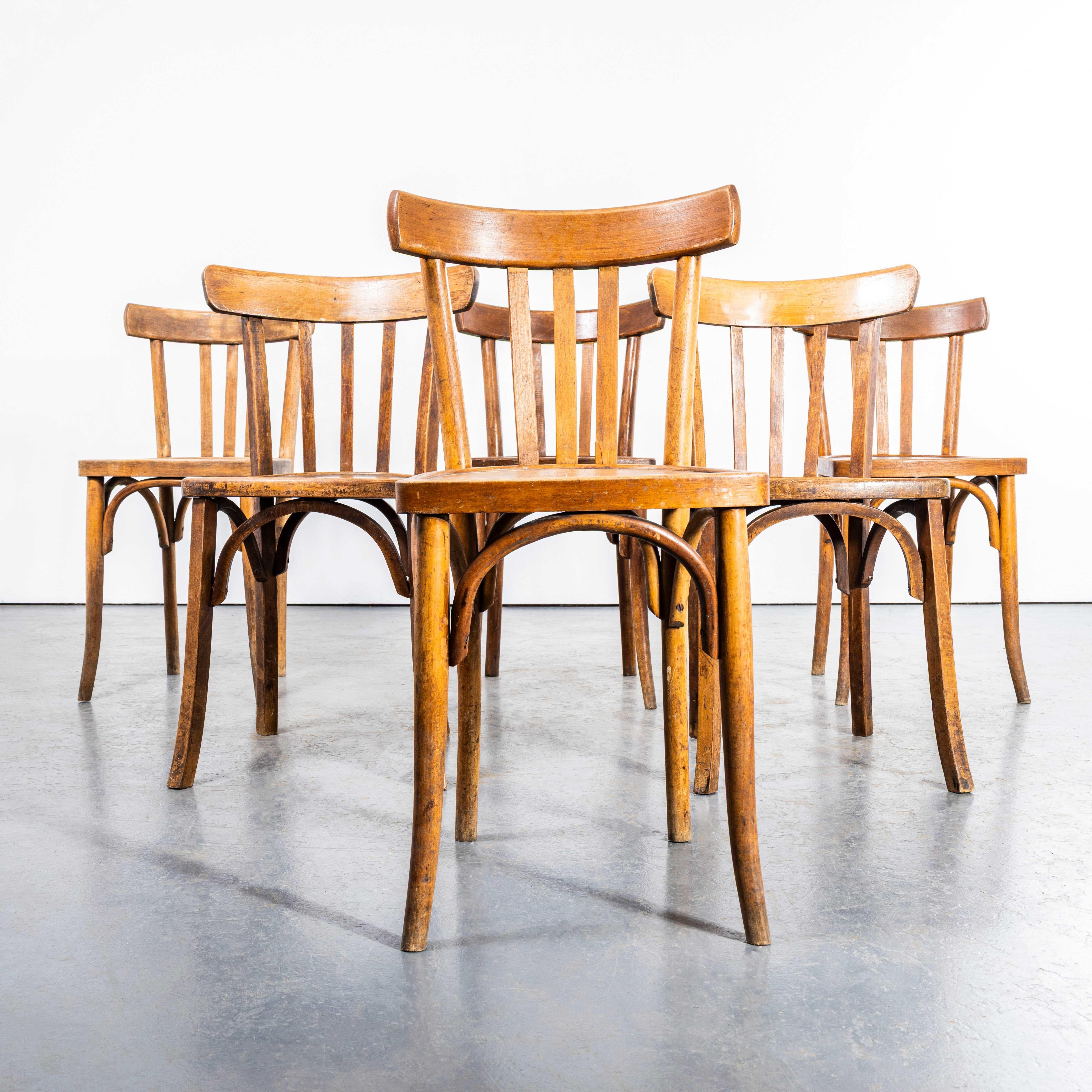 Sillas de comedor de madera curvada con borde cuadrado estilo bistro clásico de los años 50 en Bueno estado para la venta en Hook, Hampshire