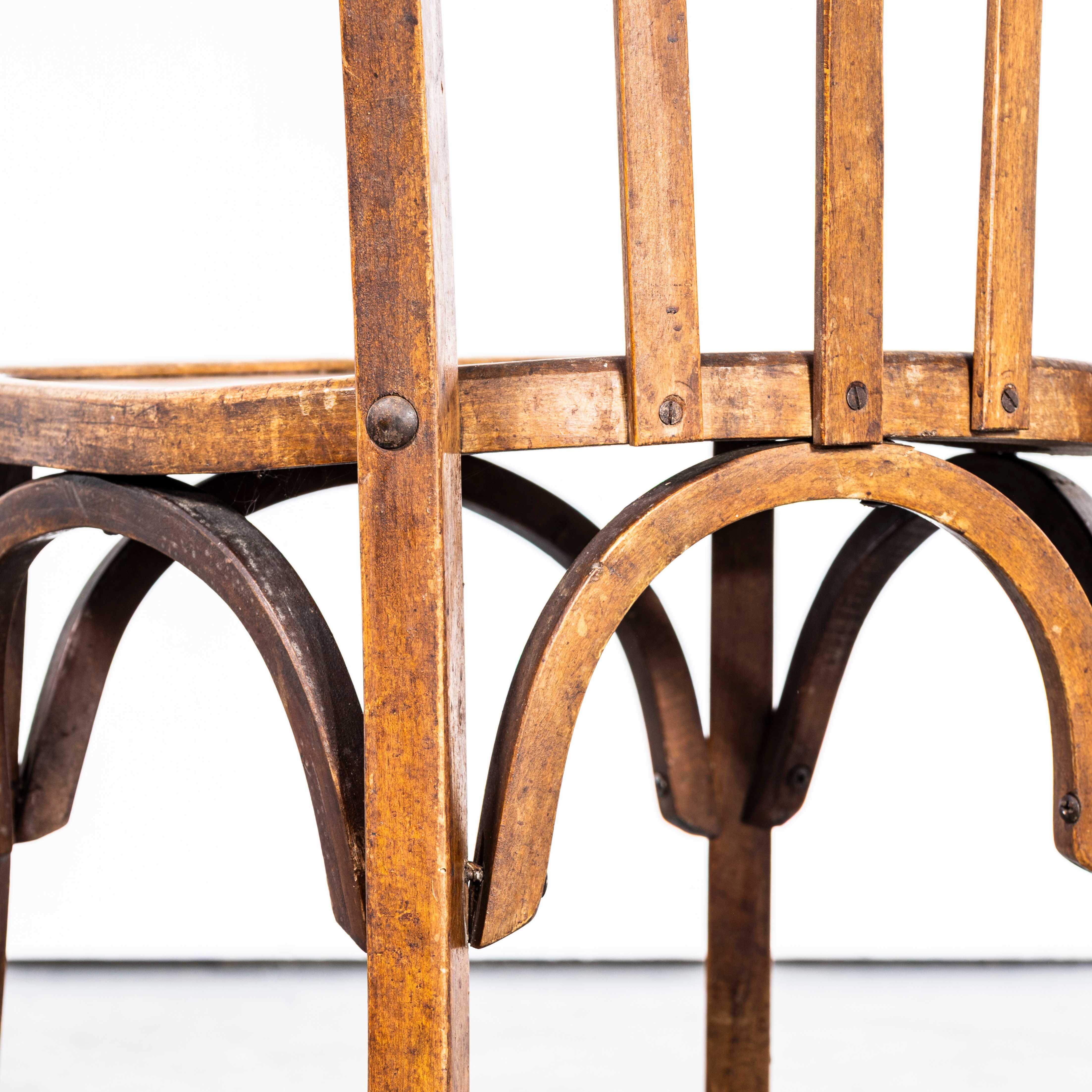 Sillas de comedor de madera curvada con borde cuadrado estilo bistro clásico de los años 50 en venta 2