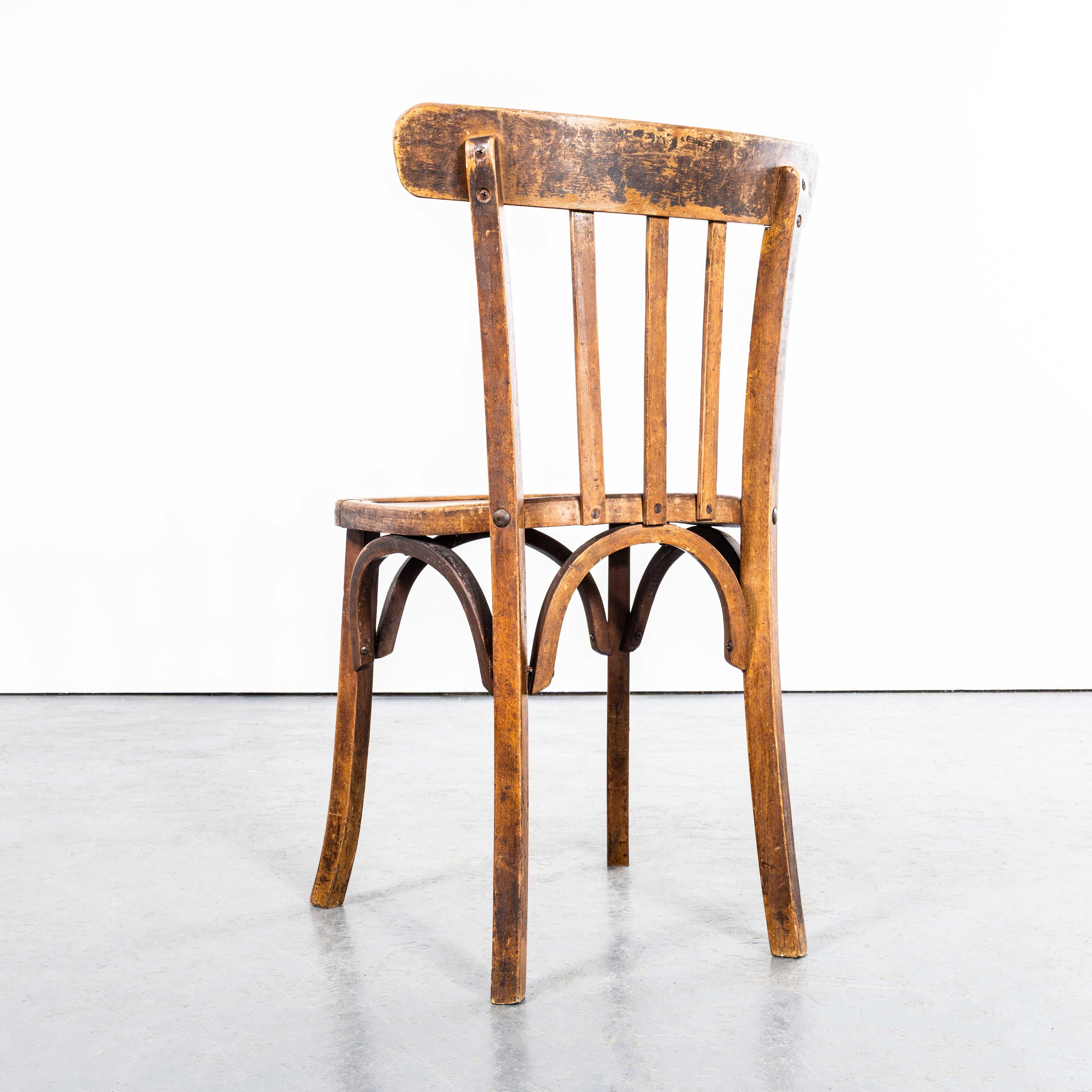 Sillas de comedor de madera curvada con borde cuadrado estilo bistro clásico de los años 50 en venta 3