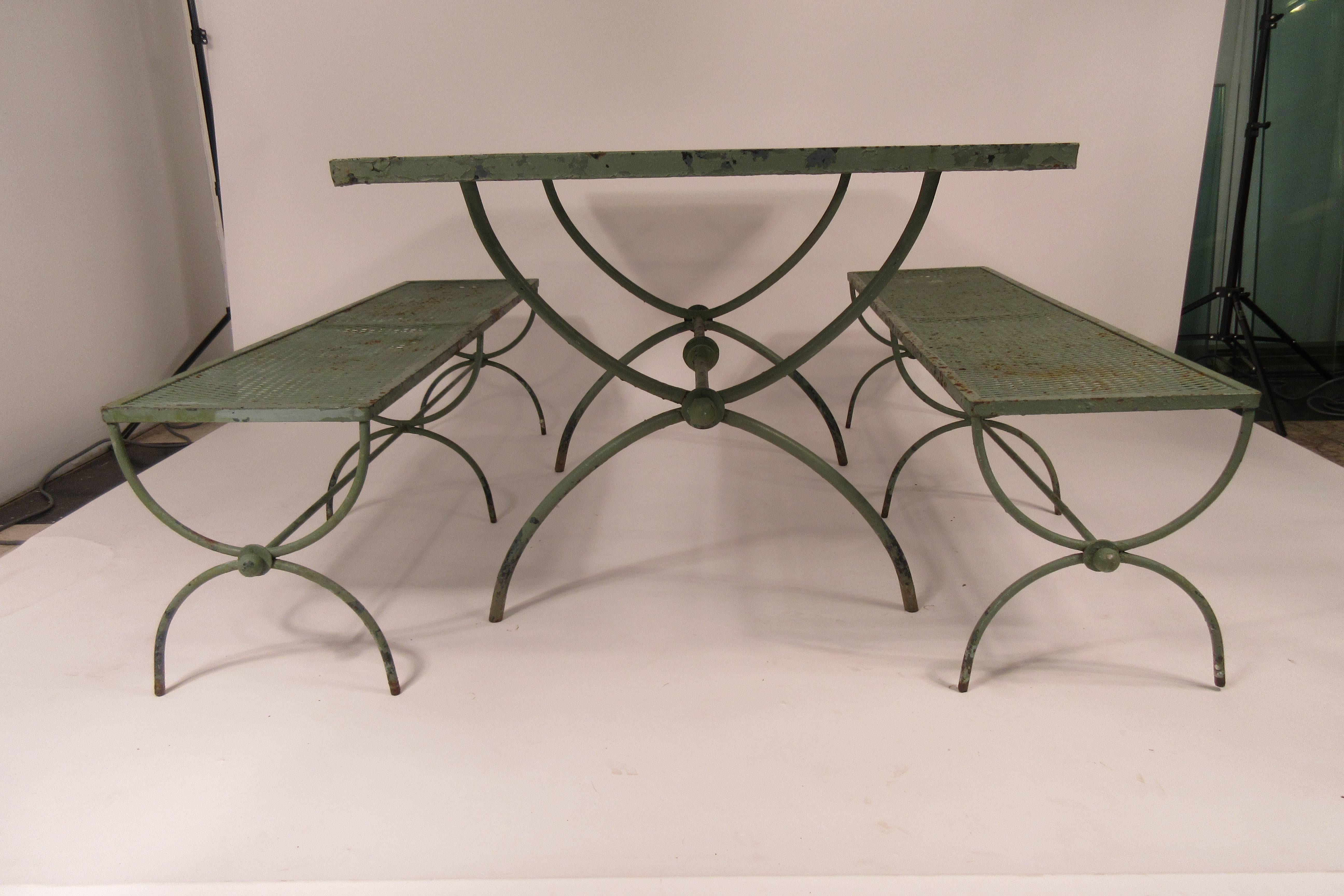 1950s classical outdoor table set. Unique design.
Reasonable delivery rates to the New York Tri State area.
