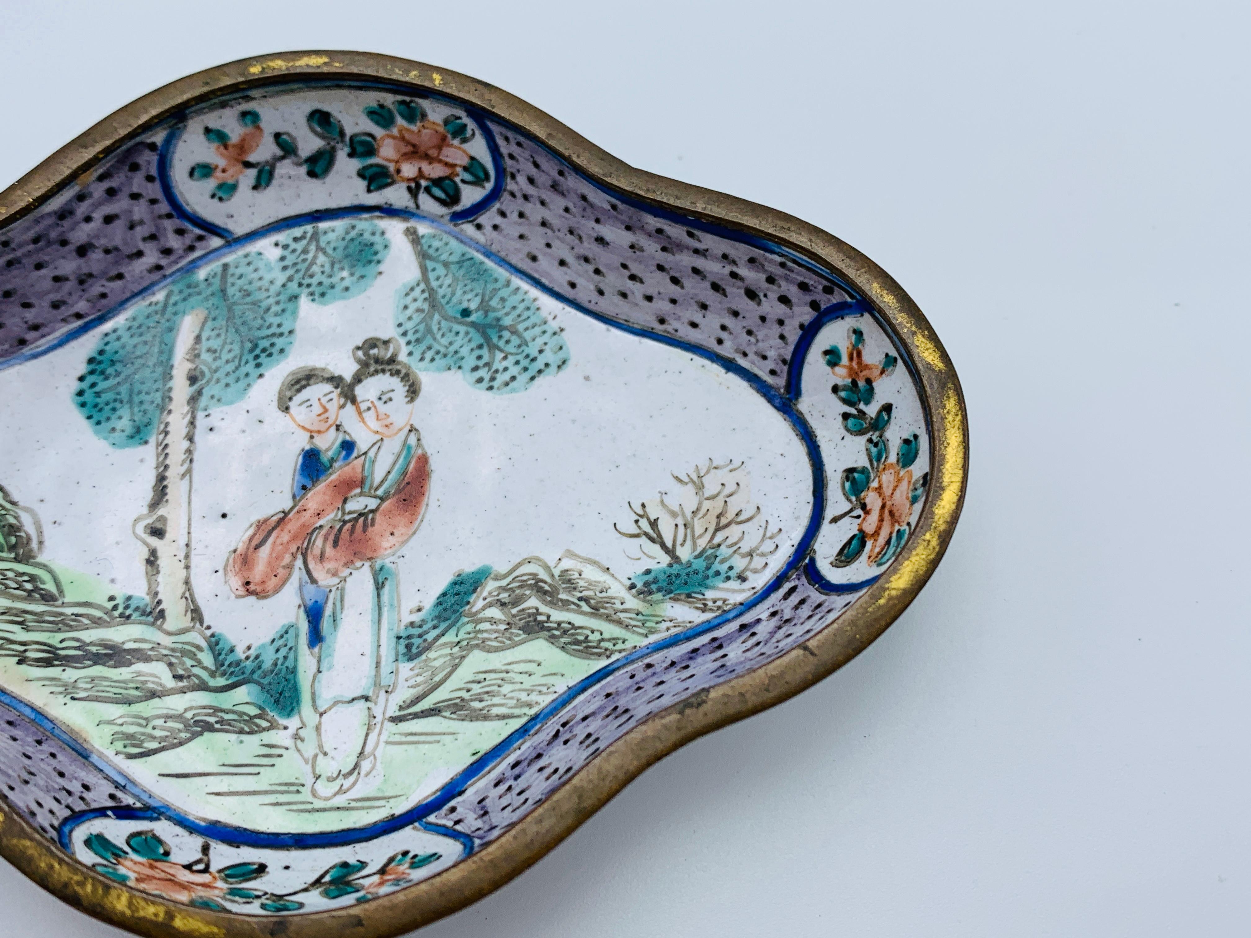 Cloissoné 1950s Cloisonné Scalloped Ring Dish For Sale