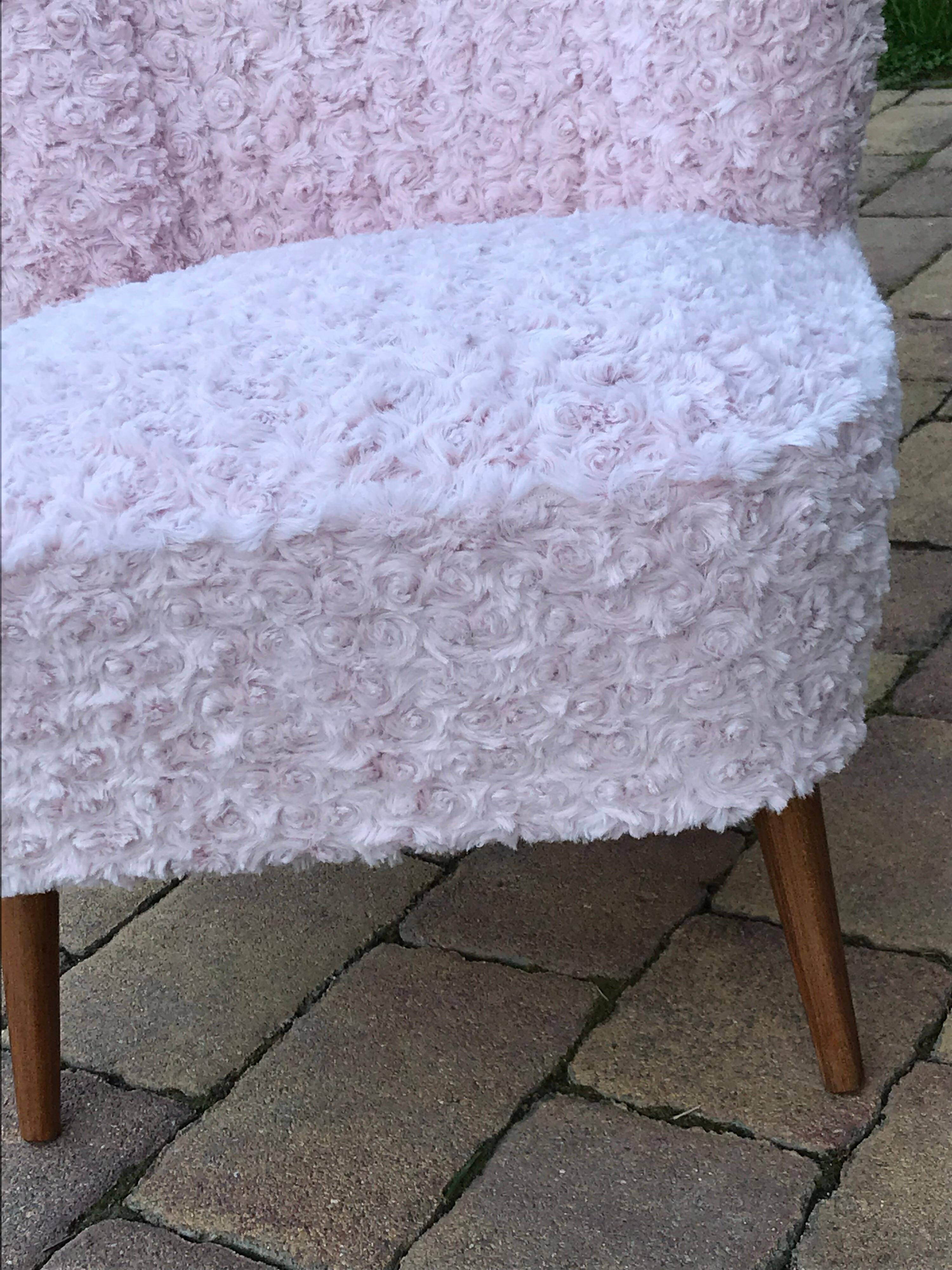 pink faux fur chair