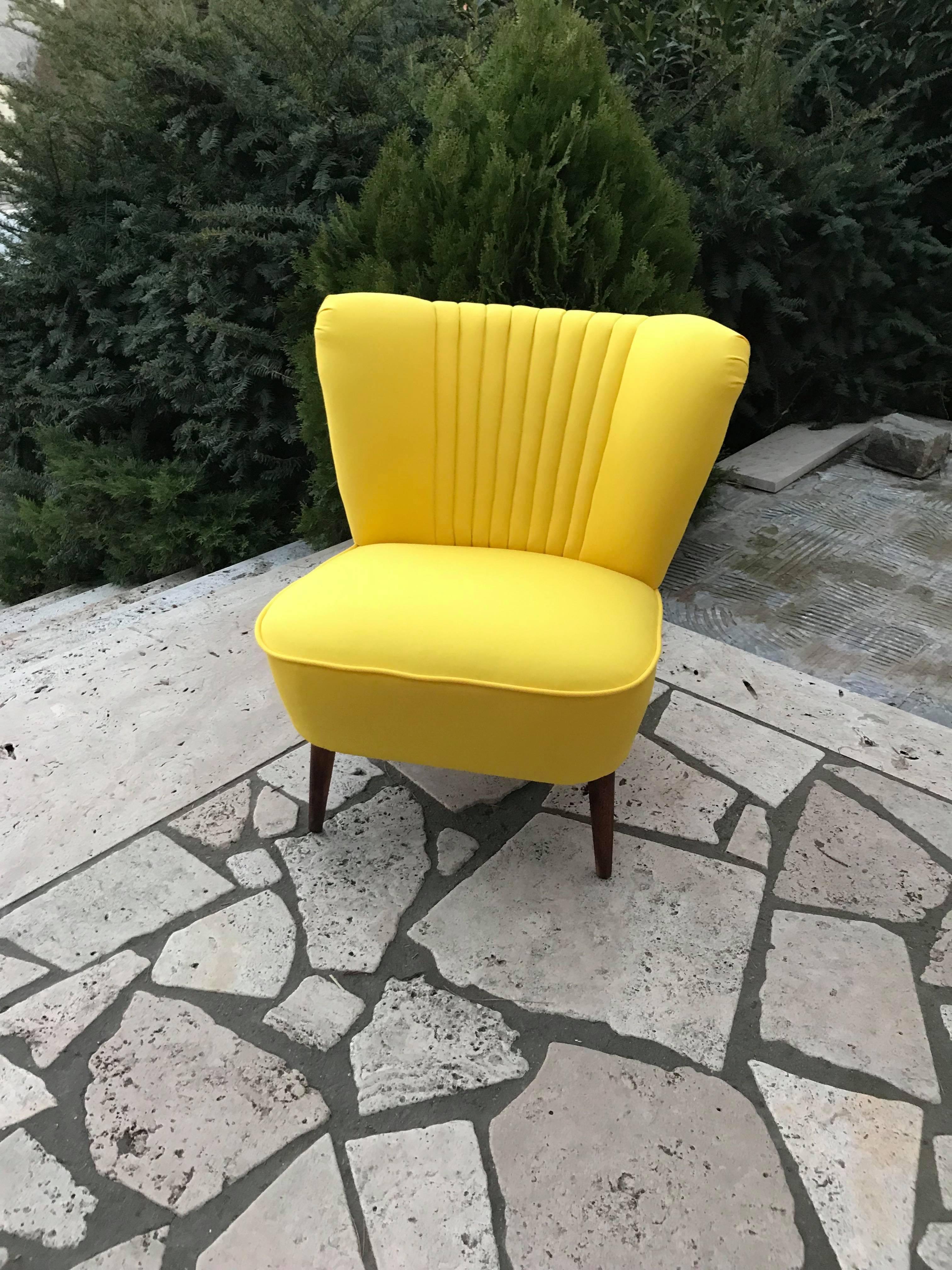 1950s Cocktail Chair Yellow Fabric For Sale 3