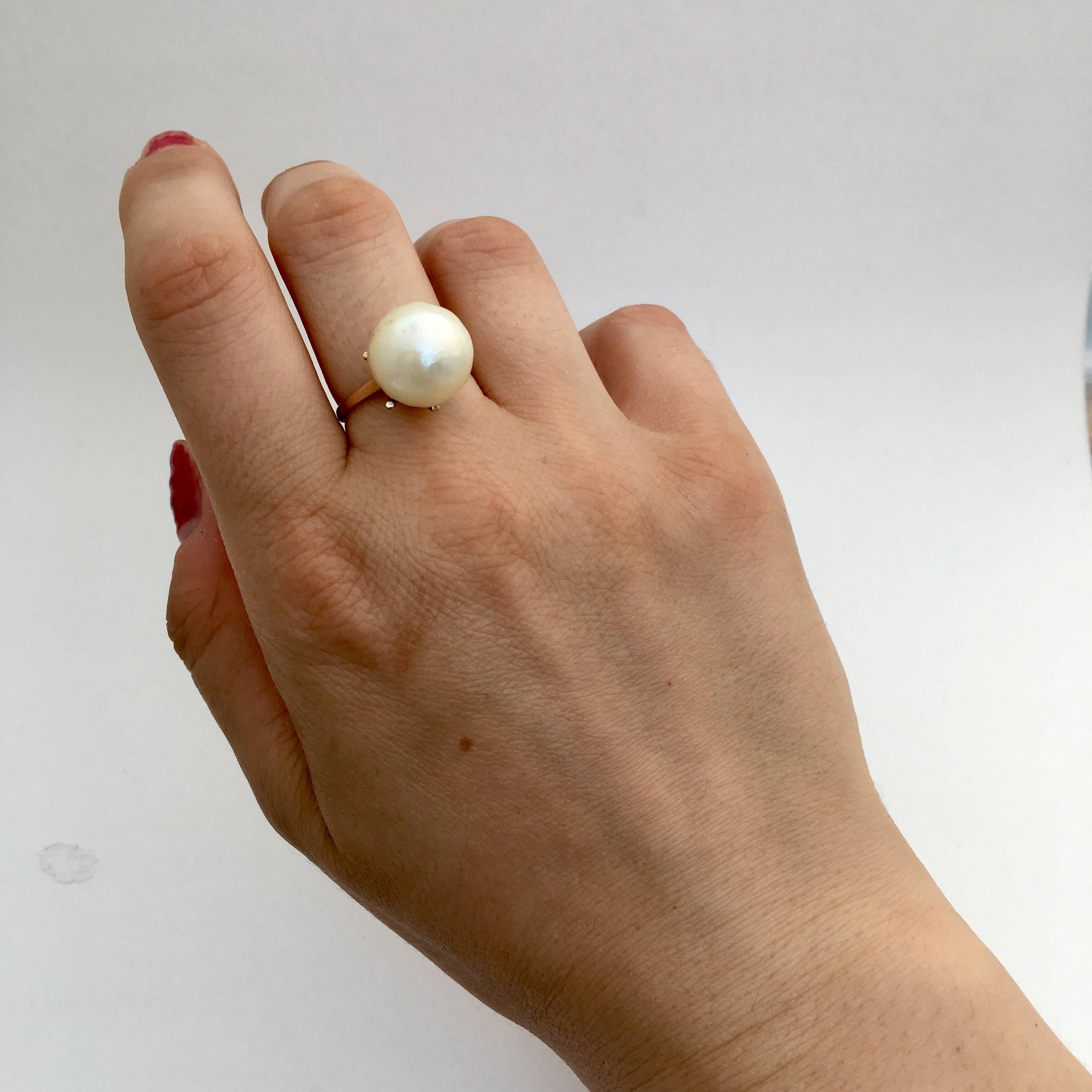 1950s Cocktail Ring Large Baroque Pearl English Midcentury Gold Vintage Jewelry For Sale 5