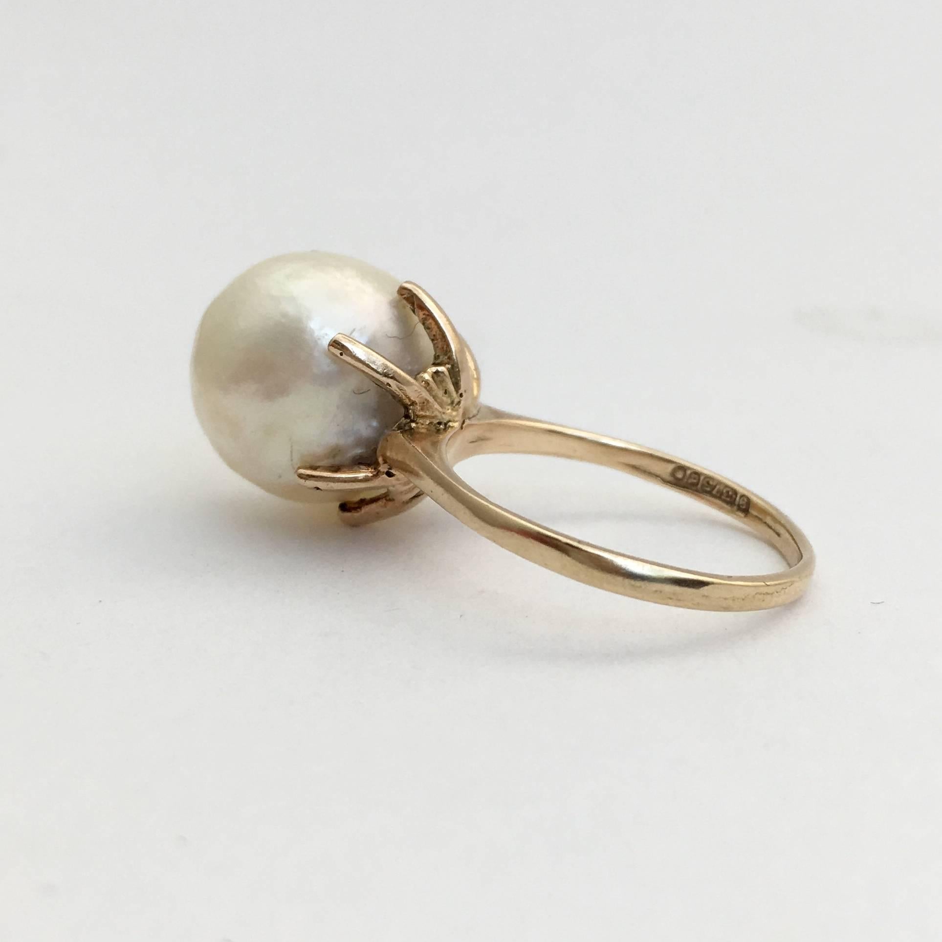1950s Cocktail Ring Large Baroque Pearl English Midcentury Gold Vintage Jewelry In Good Condition For Sale In London, GB