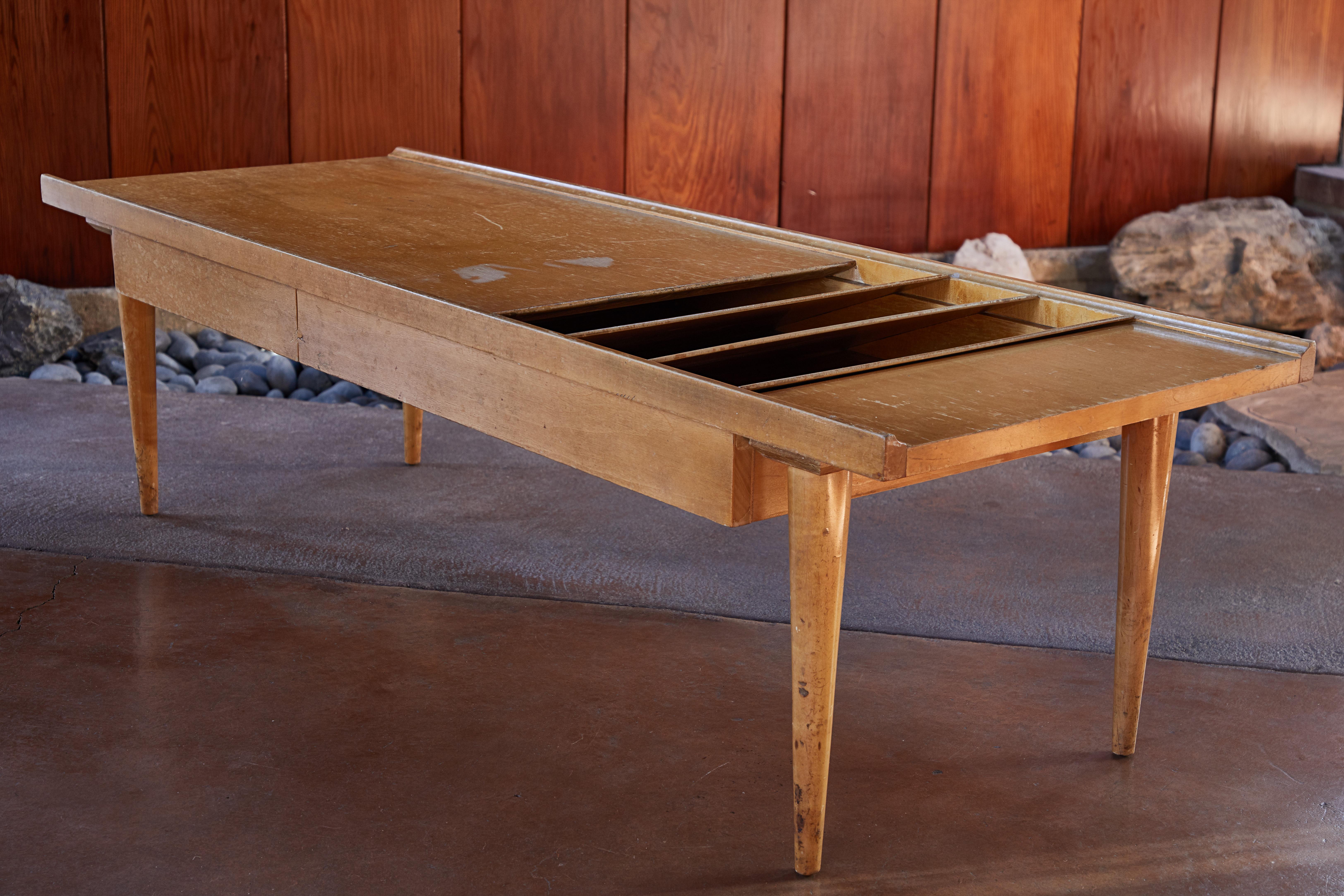 Mid-Century Modern 1950s Coffee Table In the Style of Paul McCobb
