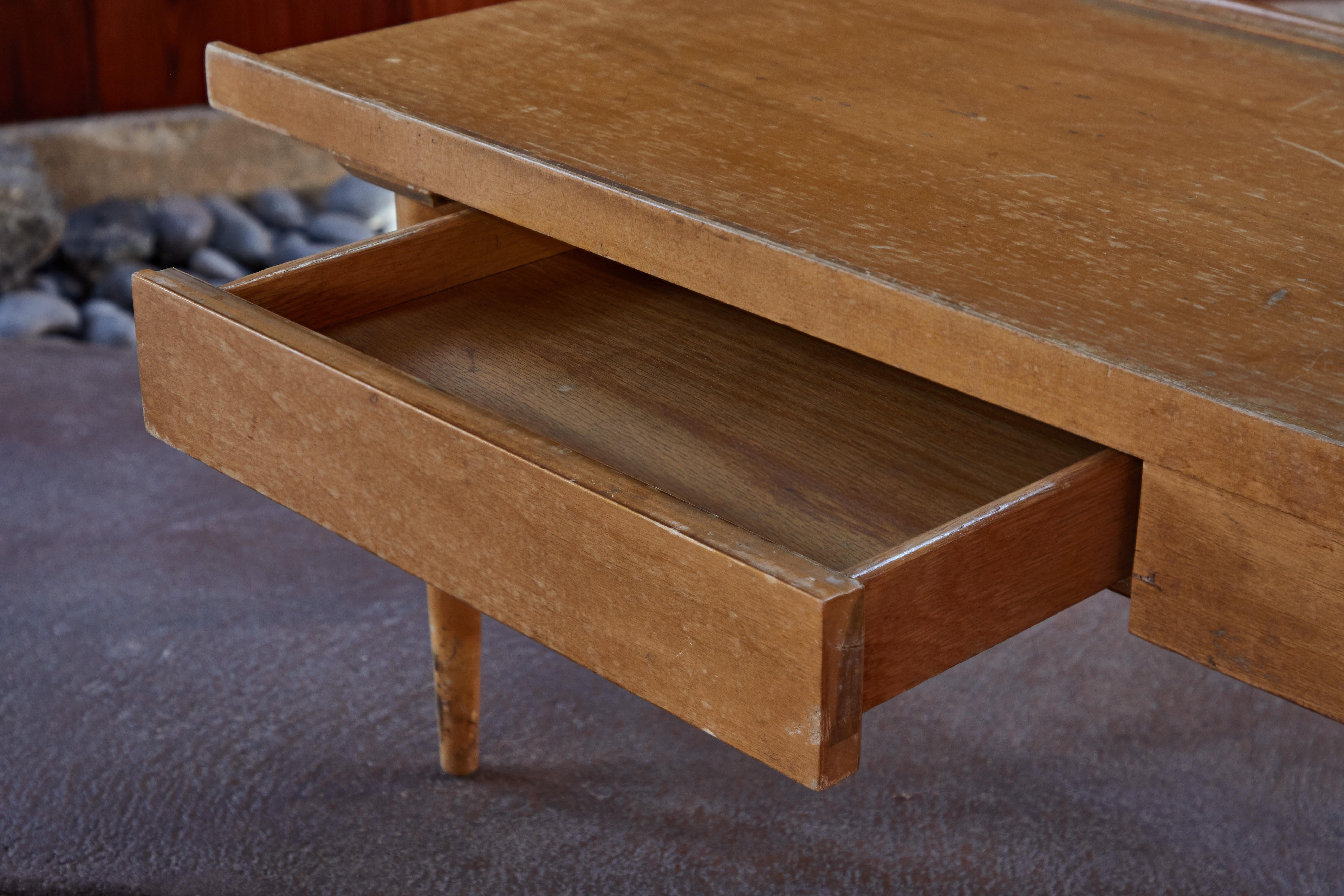 Mid-20th Century 1950s Coffee Table In the Style of Paul McCobb