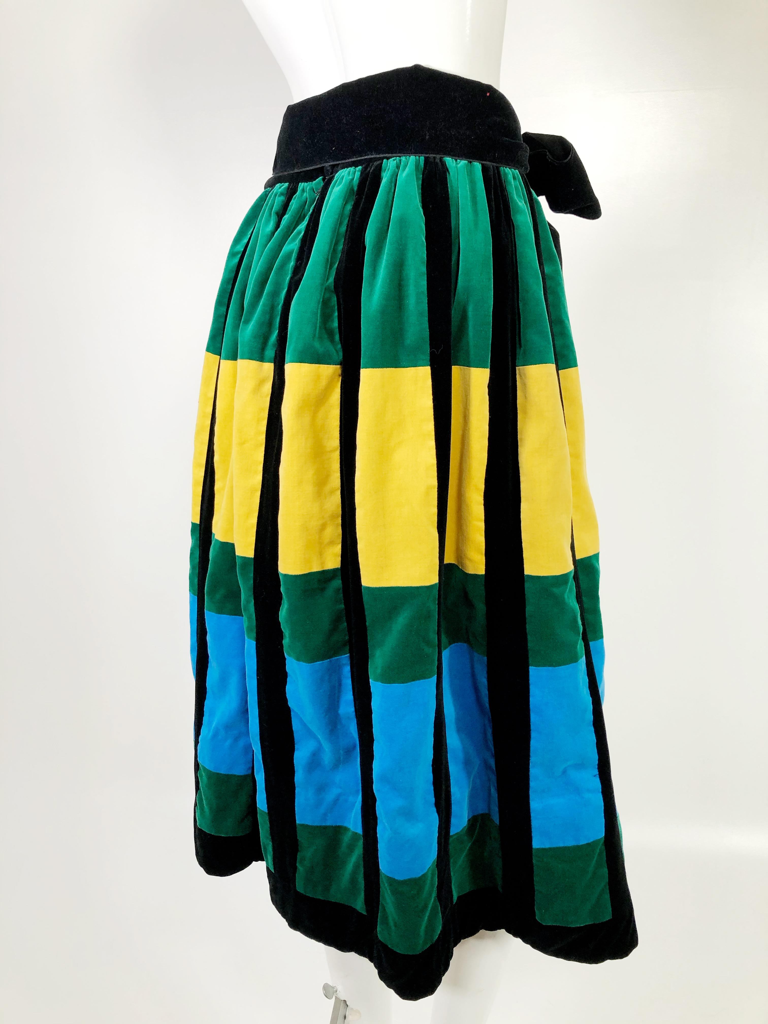 1950s Color Block Velvet Full Gathered Skirt In Black Emerald Sapphire And Gold In Excellent Condition For Sale In Gresham, OR