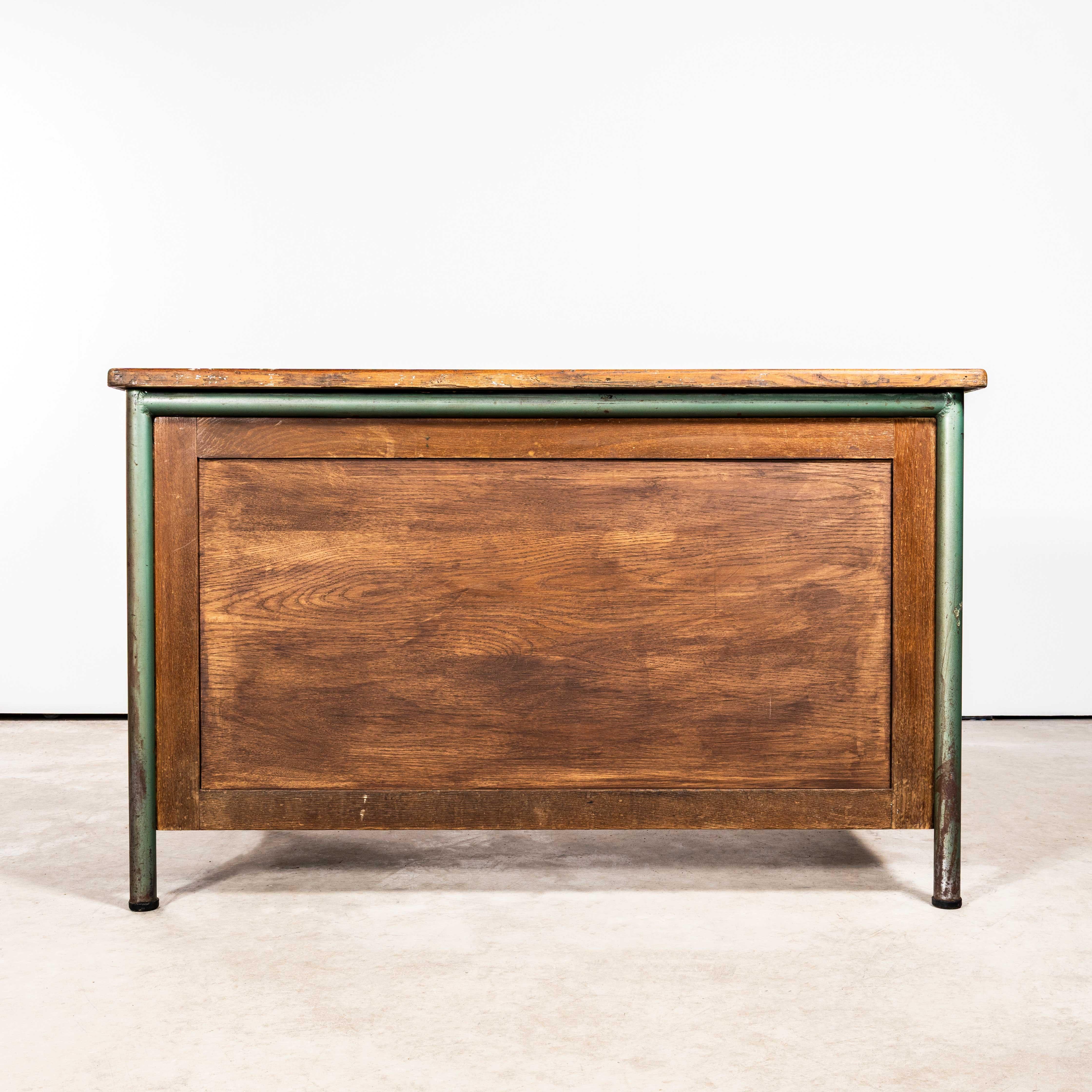 Quercia 1950's Compact Surveillant Desk - Atelier Jean Prouve (3553) in vendita