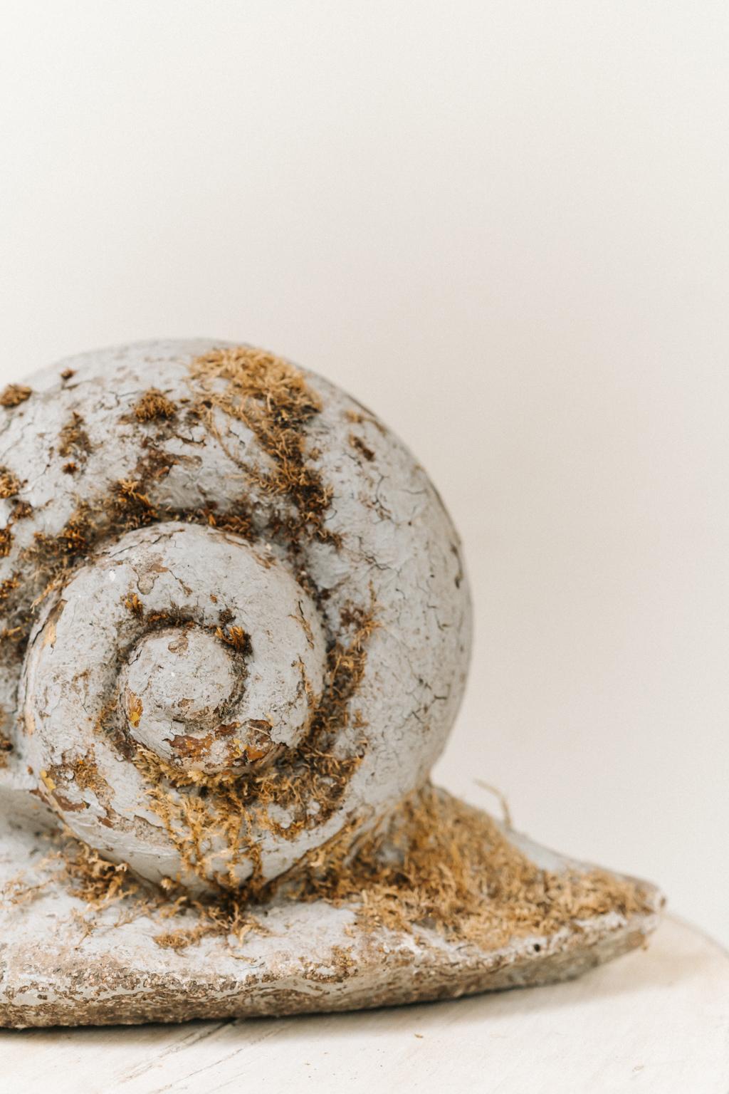Béton Escargot en béton des années 1950 en vente