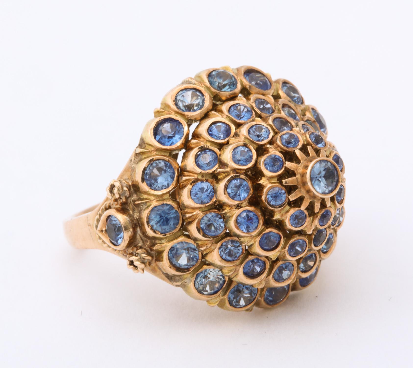 Bague cocktail mobile en or et saphirs de couleur pastel style cône des années 1950 en vente 3