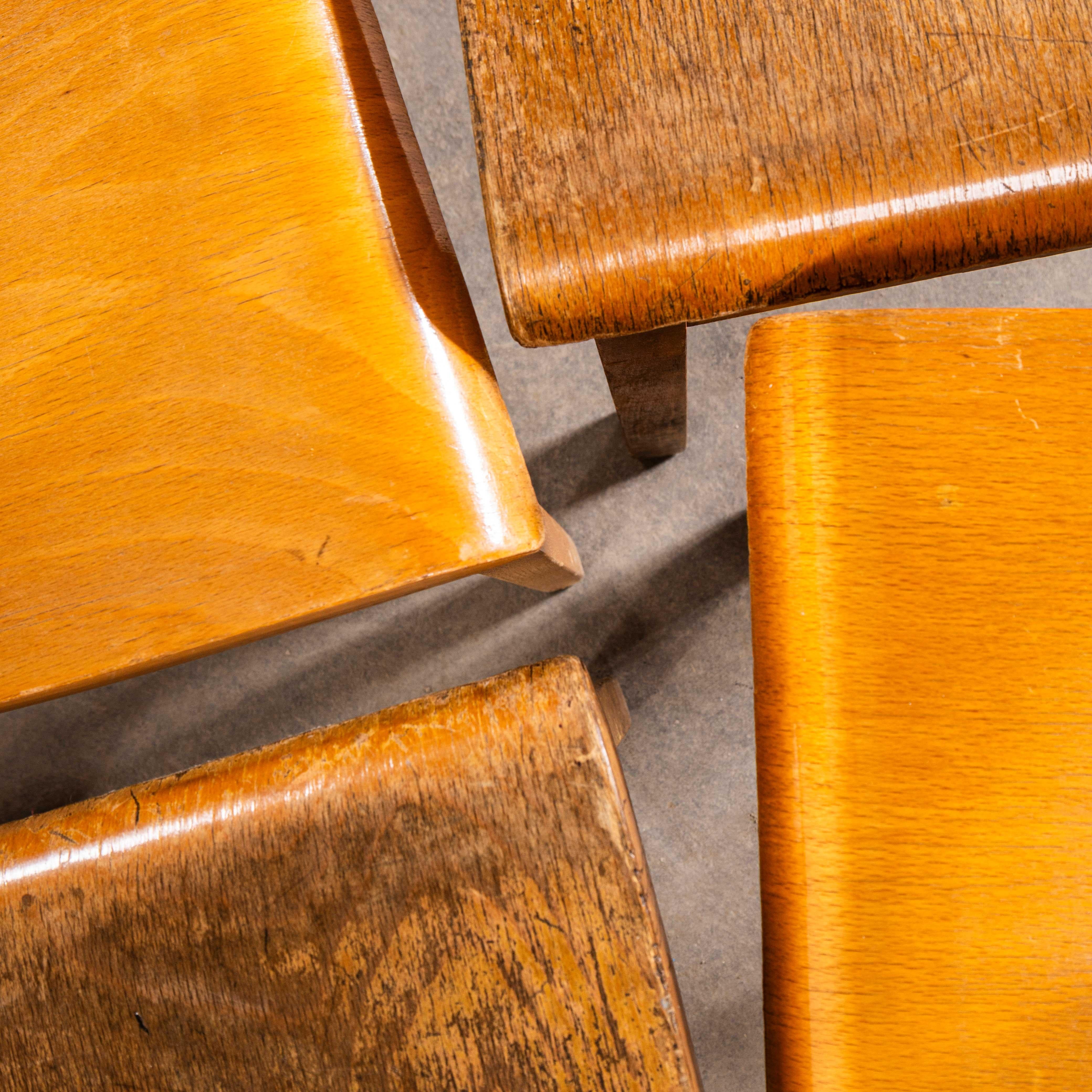 Chaises de salle à manger contemporaines en bois courbé des années 1950 - Ensemble de huit chaises en vente 4