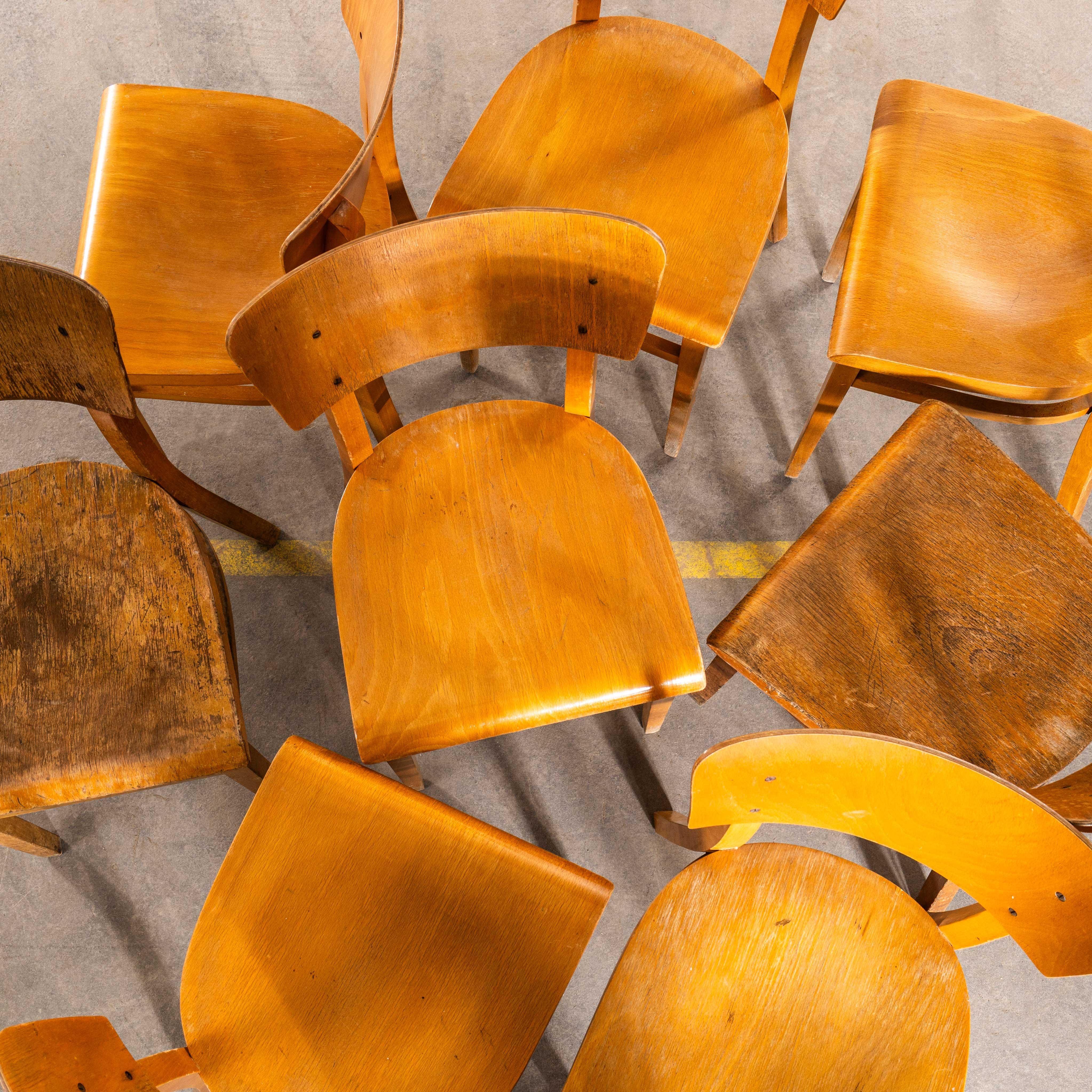 Chaises de salle à manger contemporaines en bois courbé des années 1950 - Ensemble de huit chaises Bon état - En vente à Hook, Hampshire