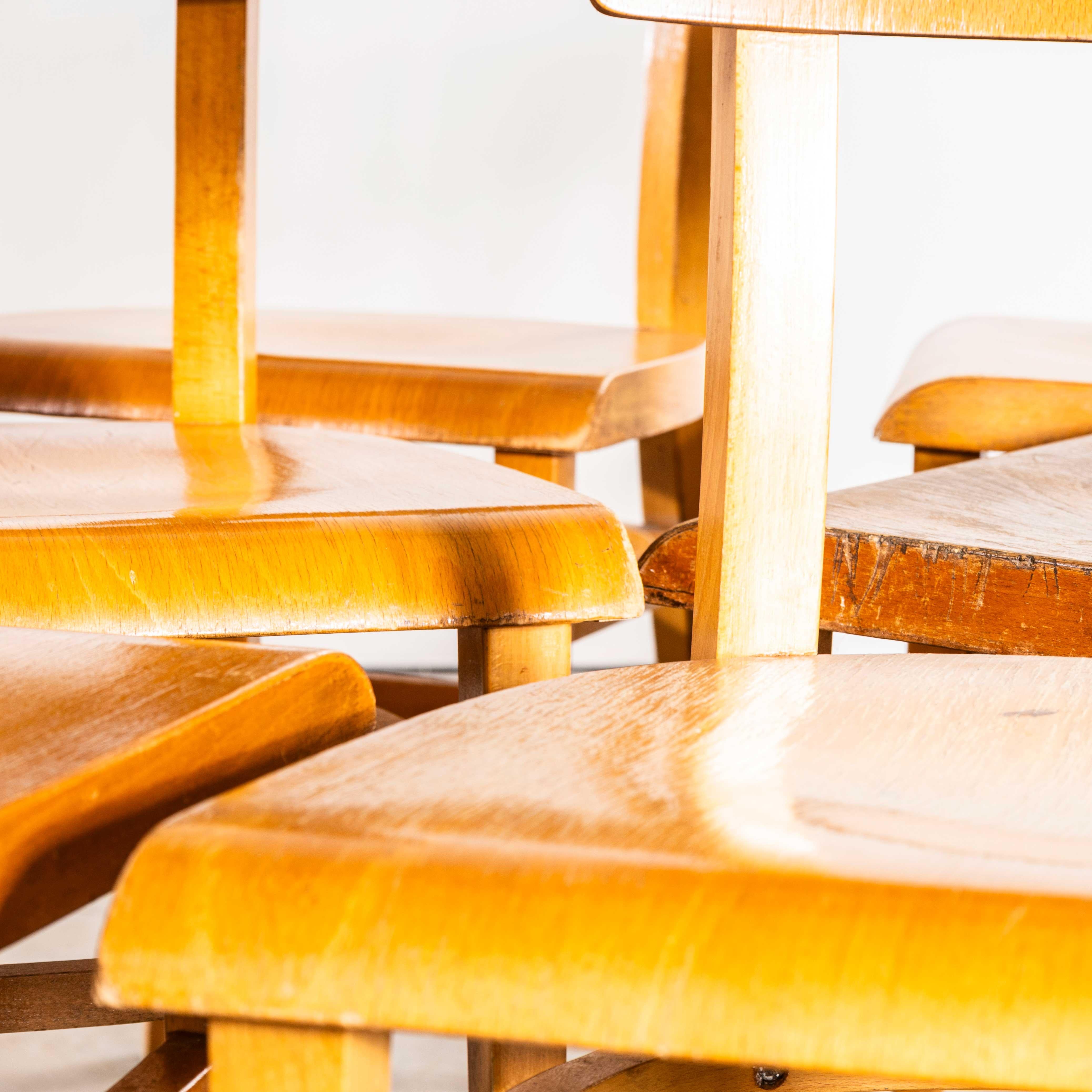 Chaises de salle à manger contemporaines en bois courbé des années 1950 - Ensemble de huit chaises en vente 2