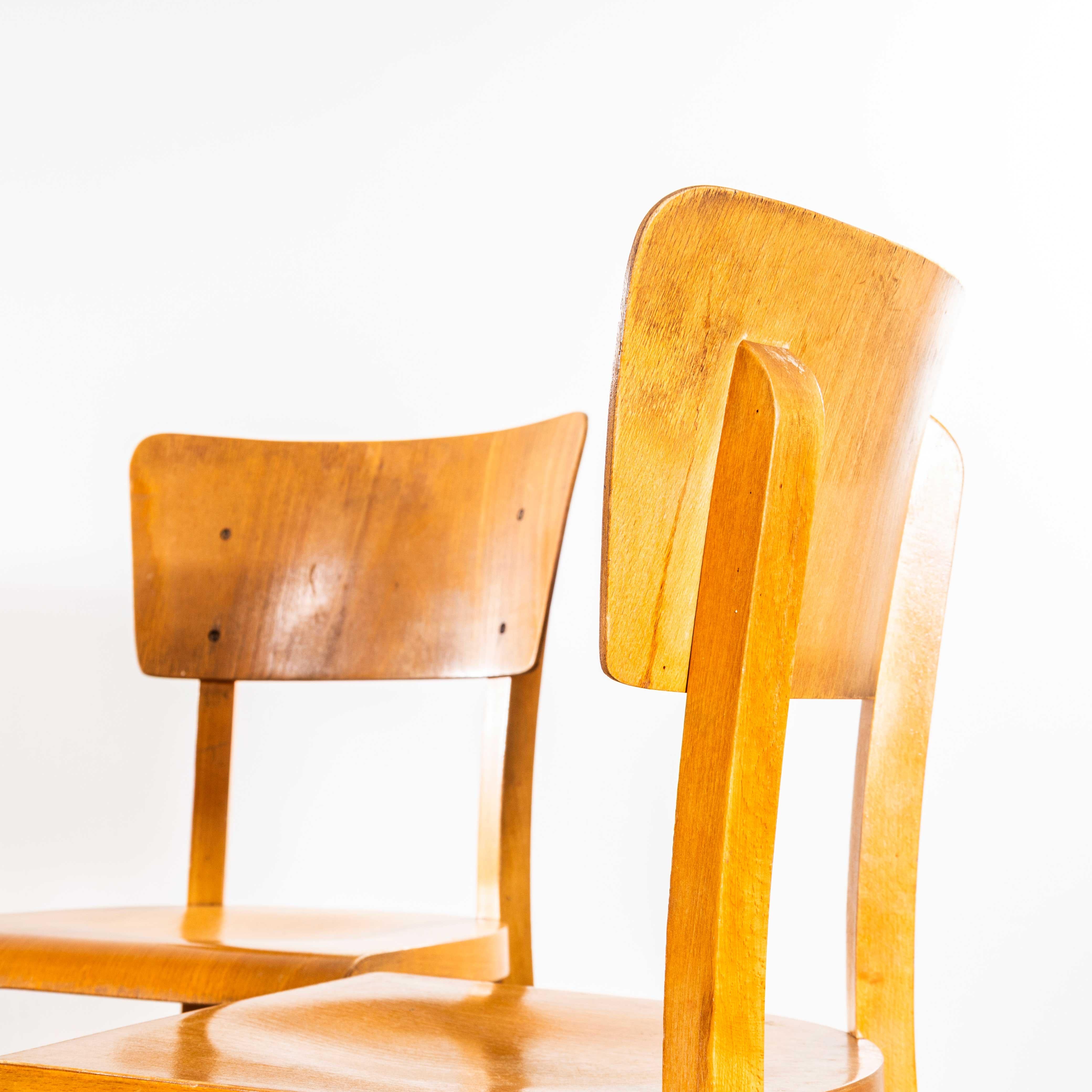 Chaises de salle à manger contemporaines en bois courbé des années 1950 - Ensemble de huit chaises en vente 3