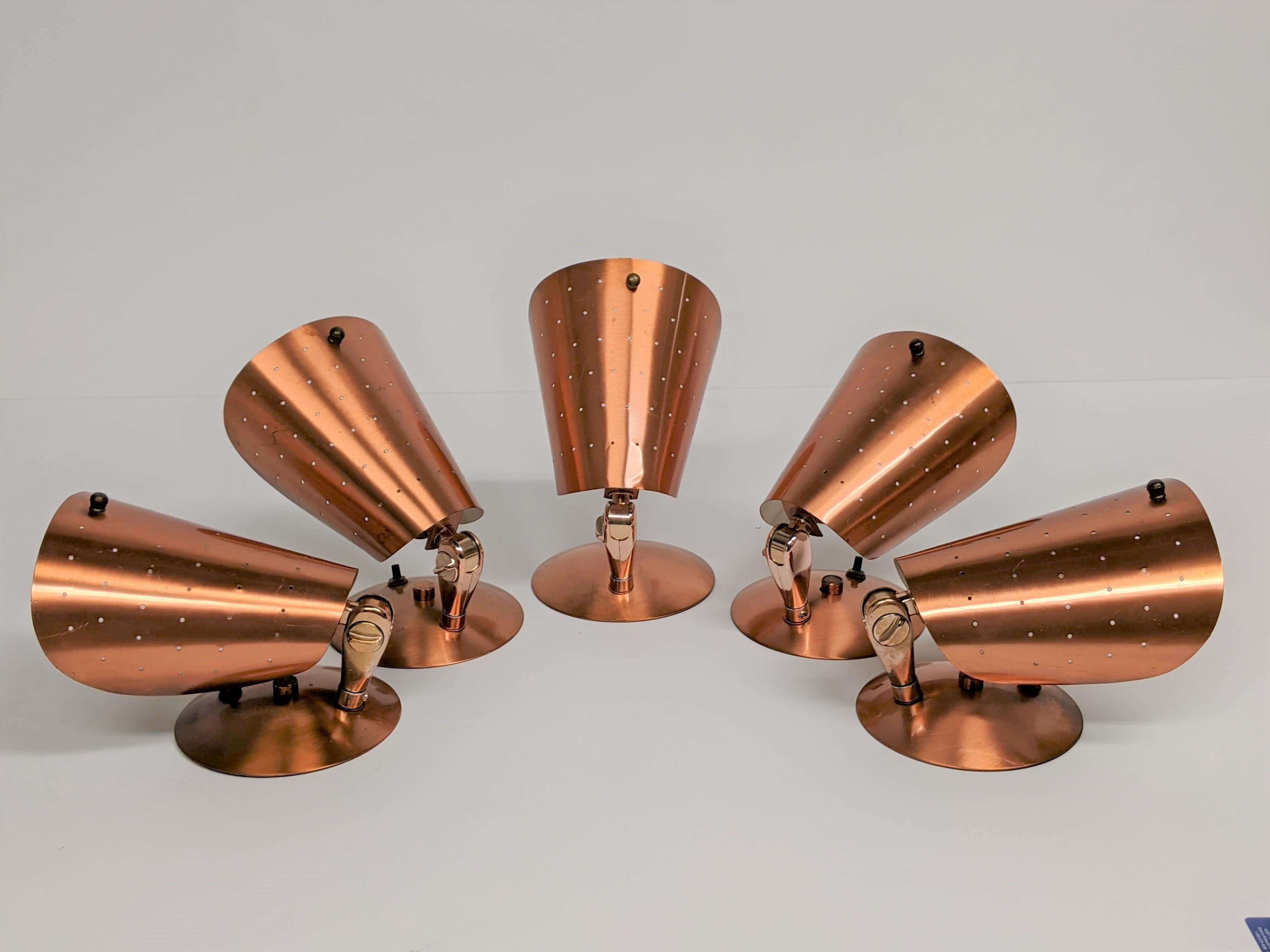 1950s Copper Anodized Pierced Aluminium Wall Sconces, USA In Good Condition For Sale In St- Leonard, Quebec