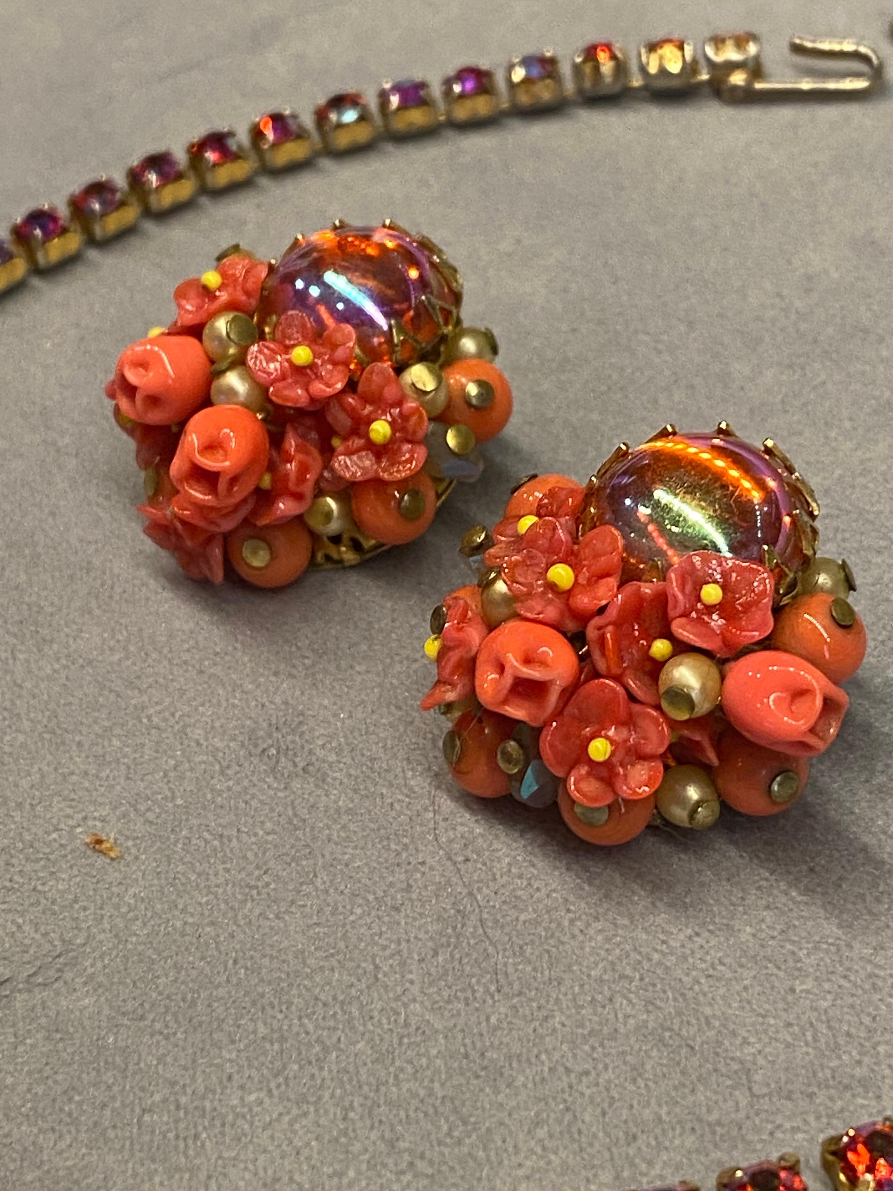 1950s Coral glass bead, flower, cabochon & rhinestoned necklace & earrings For Sale 8