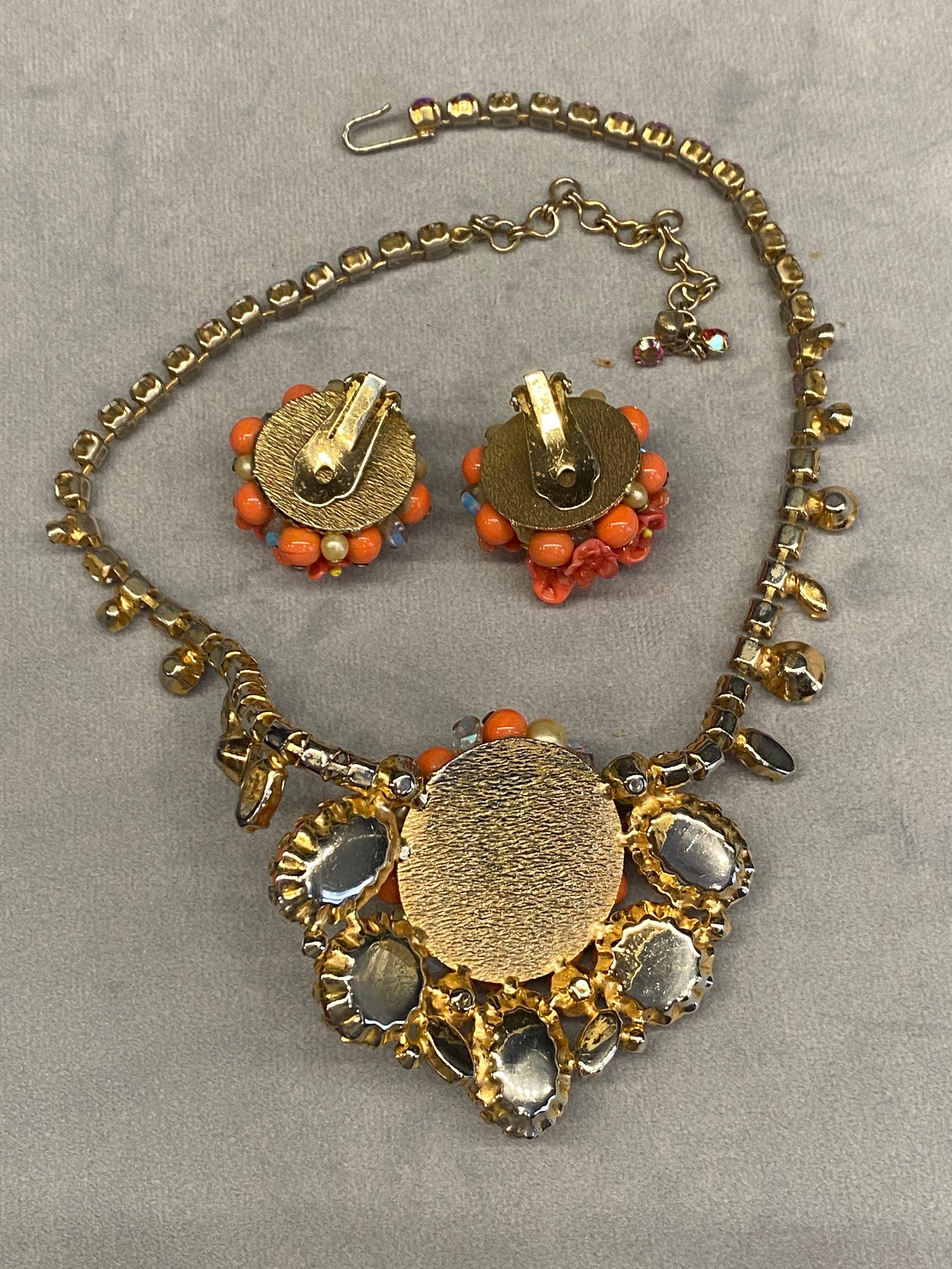 1950s Coral glass bead, flower, cabochon & rhinestoned necklace & earrings For Sale 15