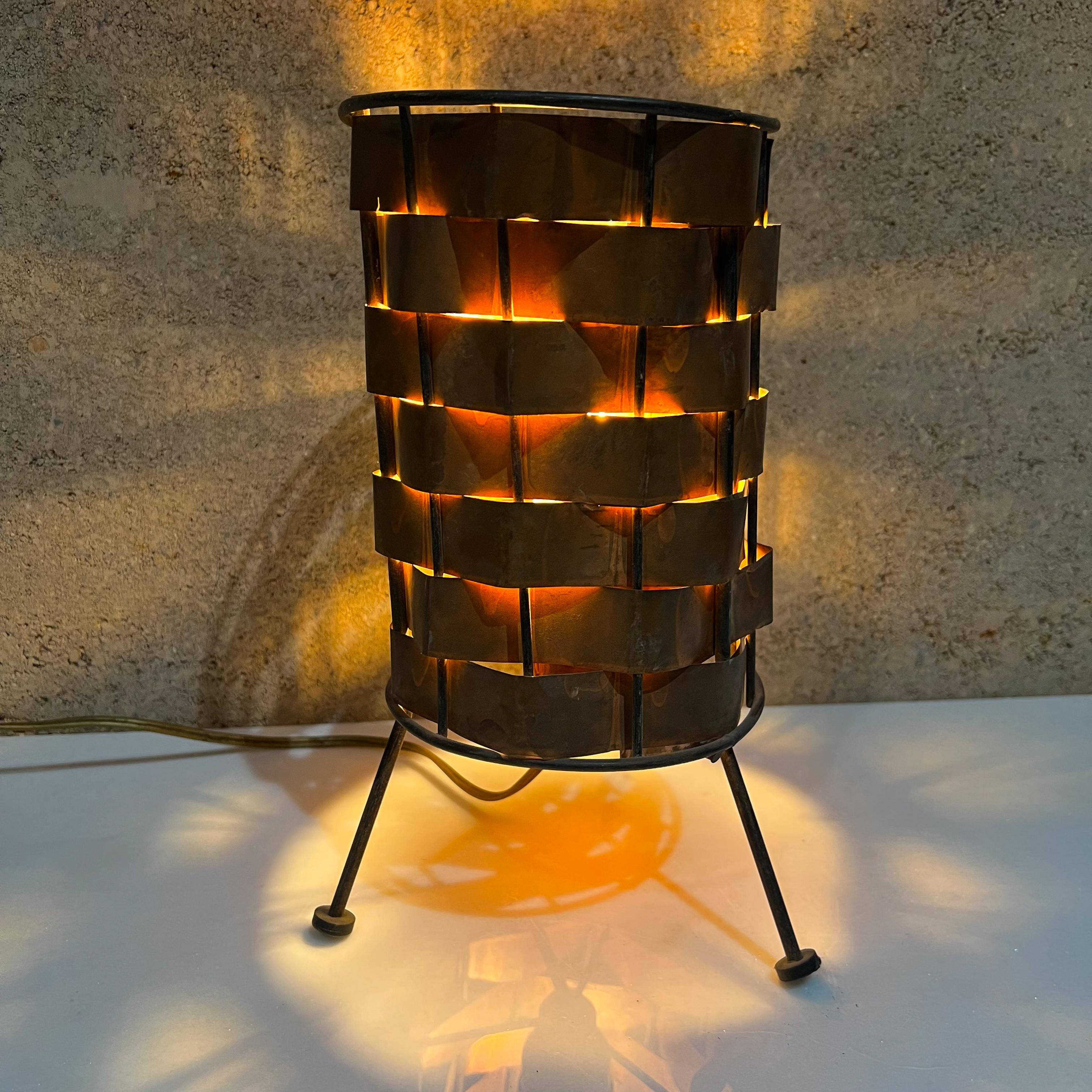 1950s Corrugated Copper Table Lamp Black Iron Tripod Base For Sale 2