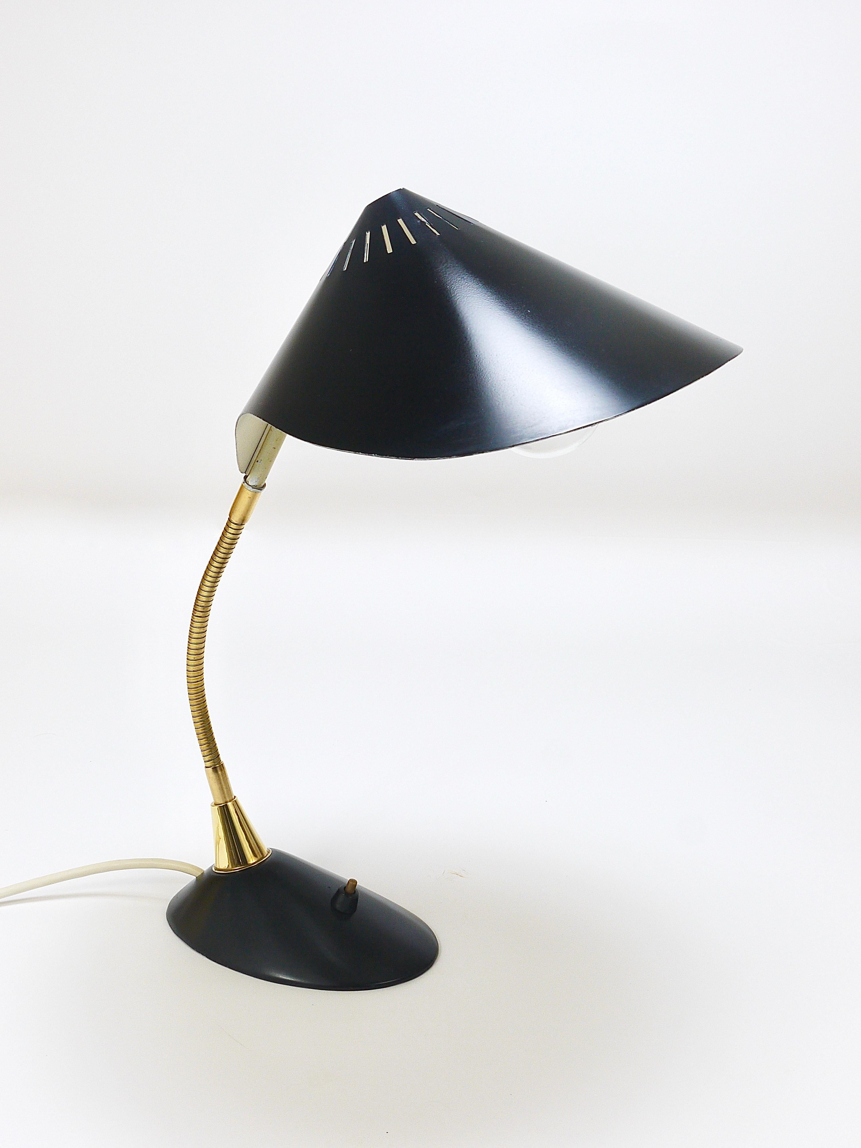 1950s Cosack Cobra Black Mid-Century Brass Desk or Table Lamp, Stilnovo Style For Sale 10