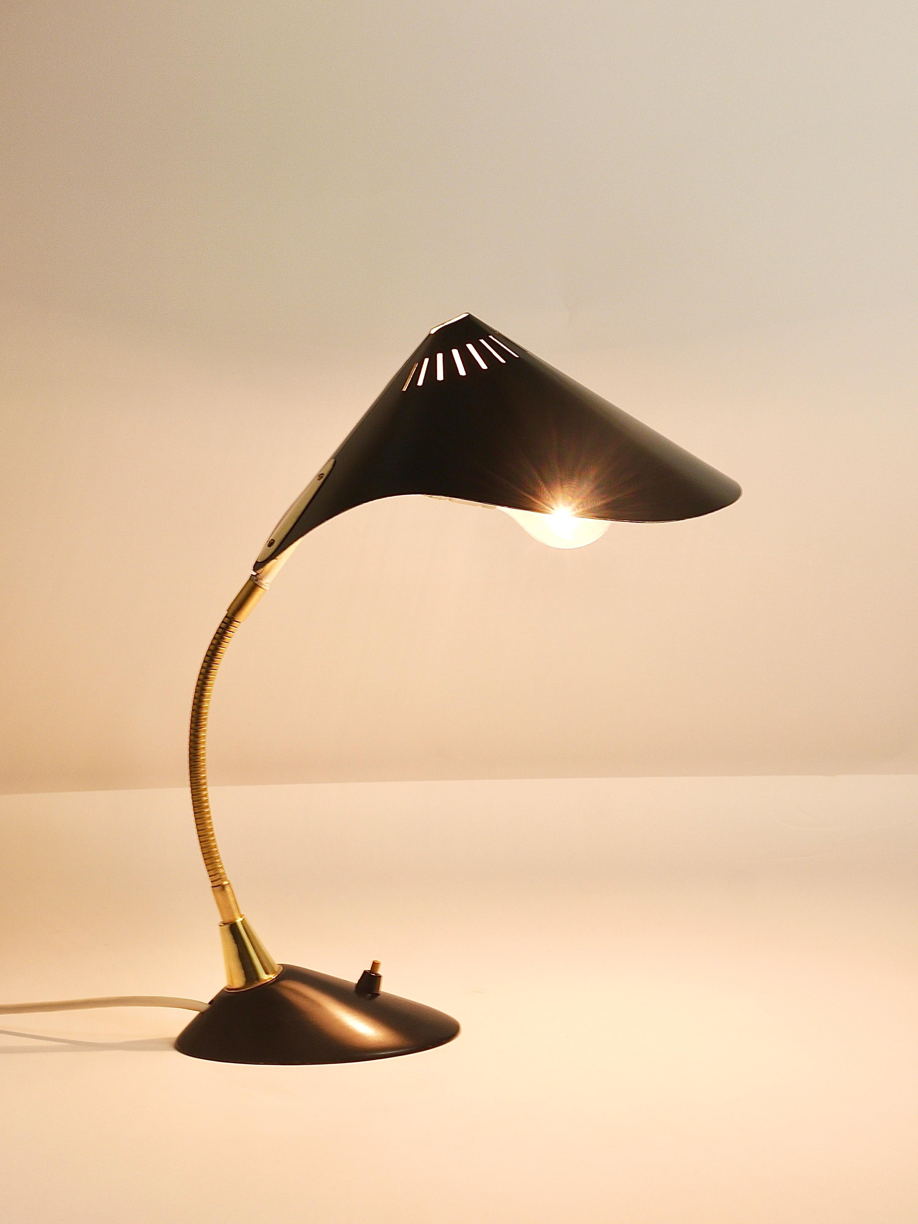Mid-Century Modern 1950s Cosack Cobra Black Mid-Century Brass Desk or Table Lamp, Stilnovo Style For Sale