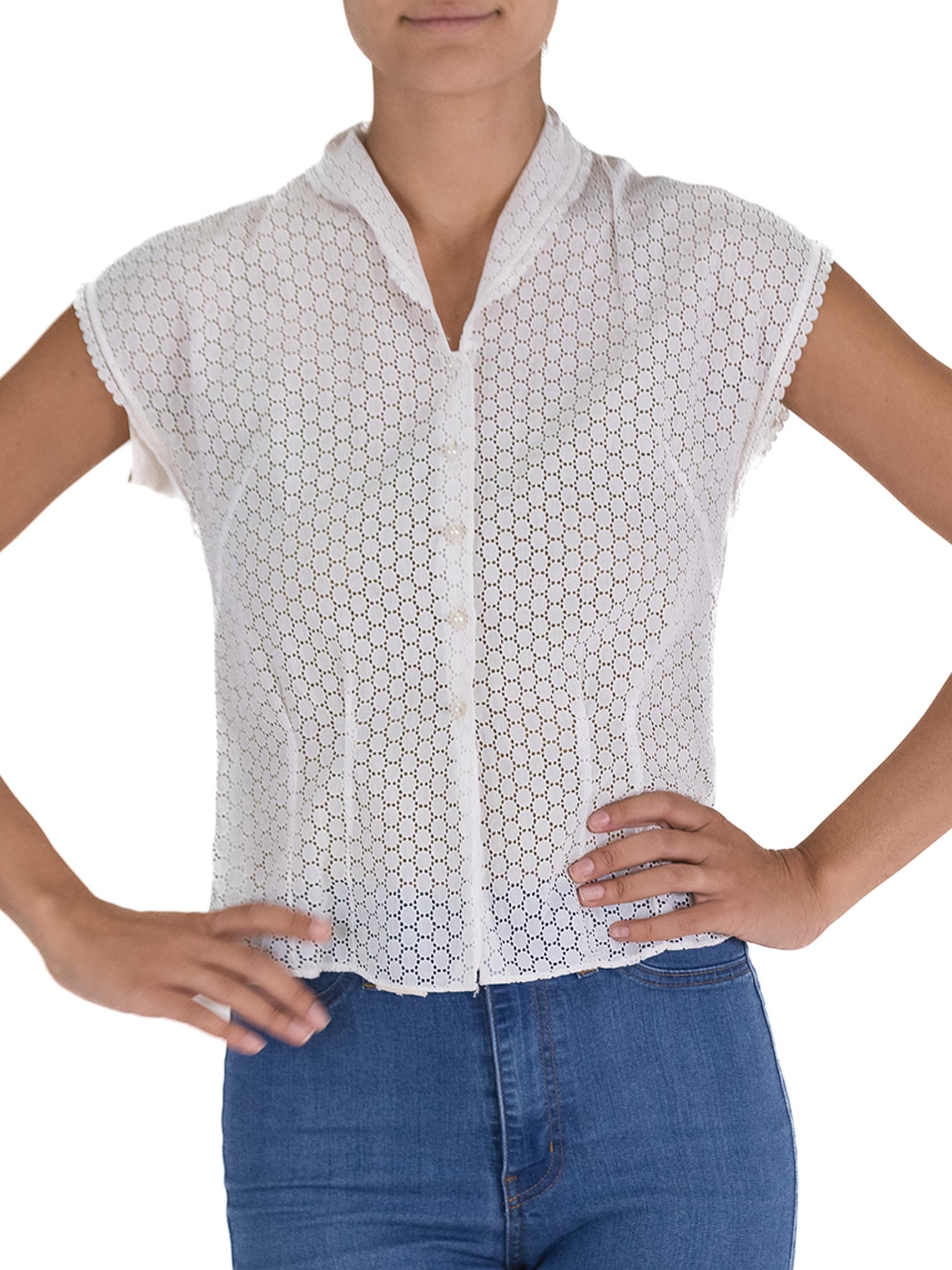 1950'S Cotton Eyelet Lace Little Top With Pearl Buttons For Sale 1