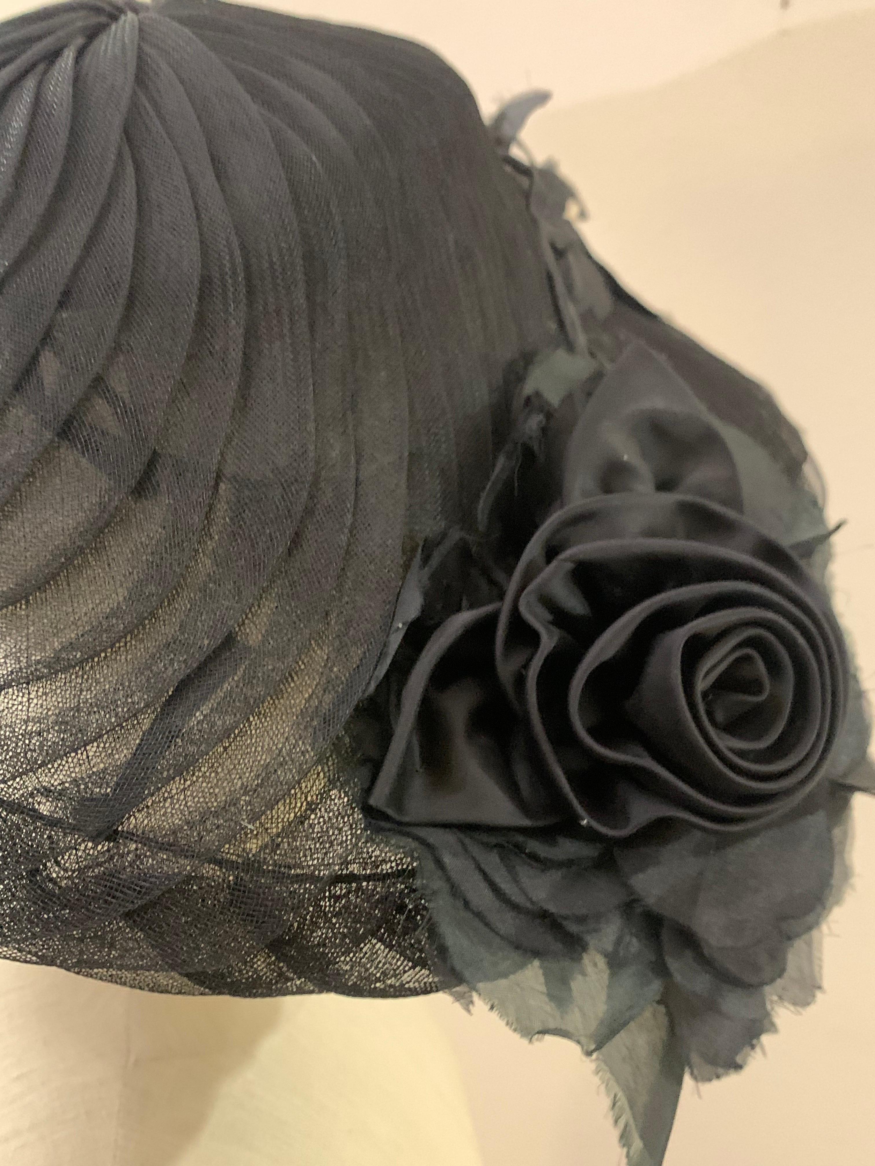 1950s Couture Replica of Paris Black Horsehair Braid Swirl Platter Hat w Flower en vente 2