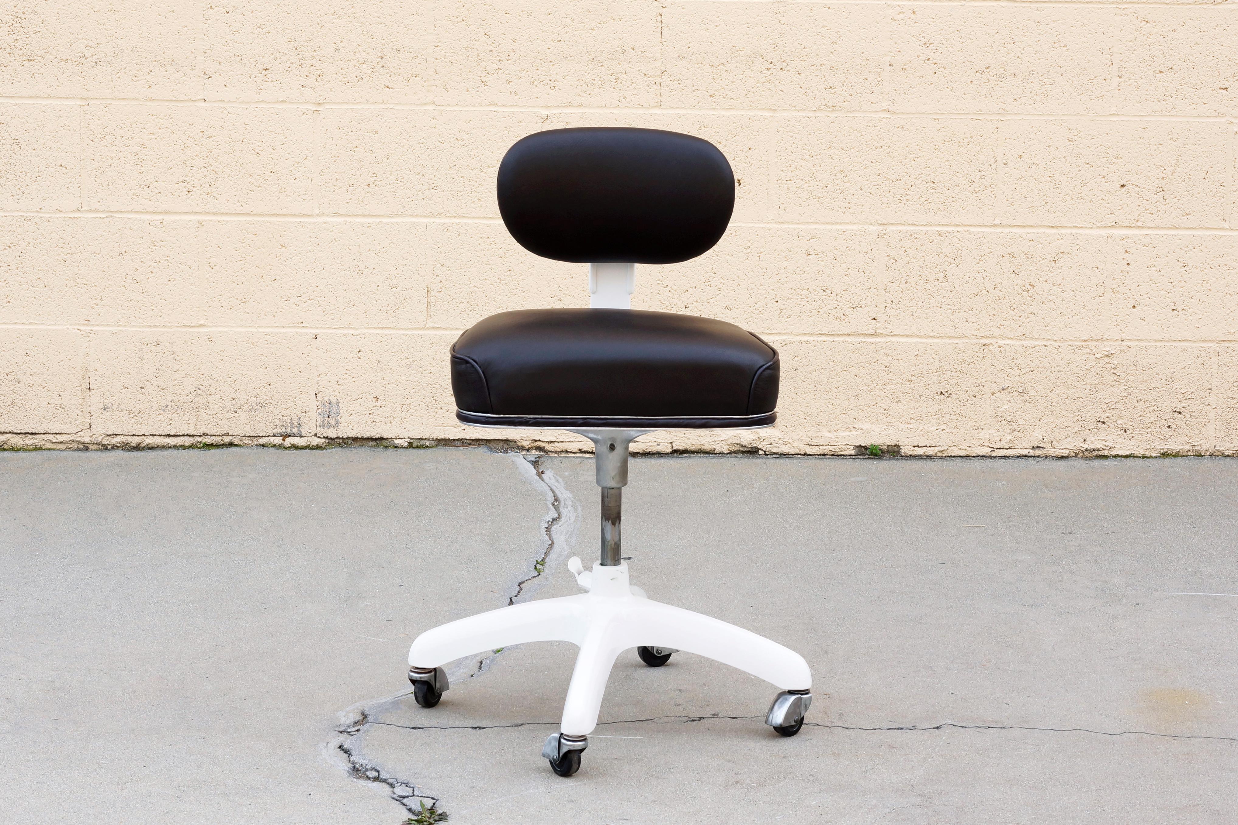 Classic 1950s armless task chair, 