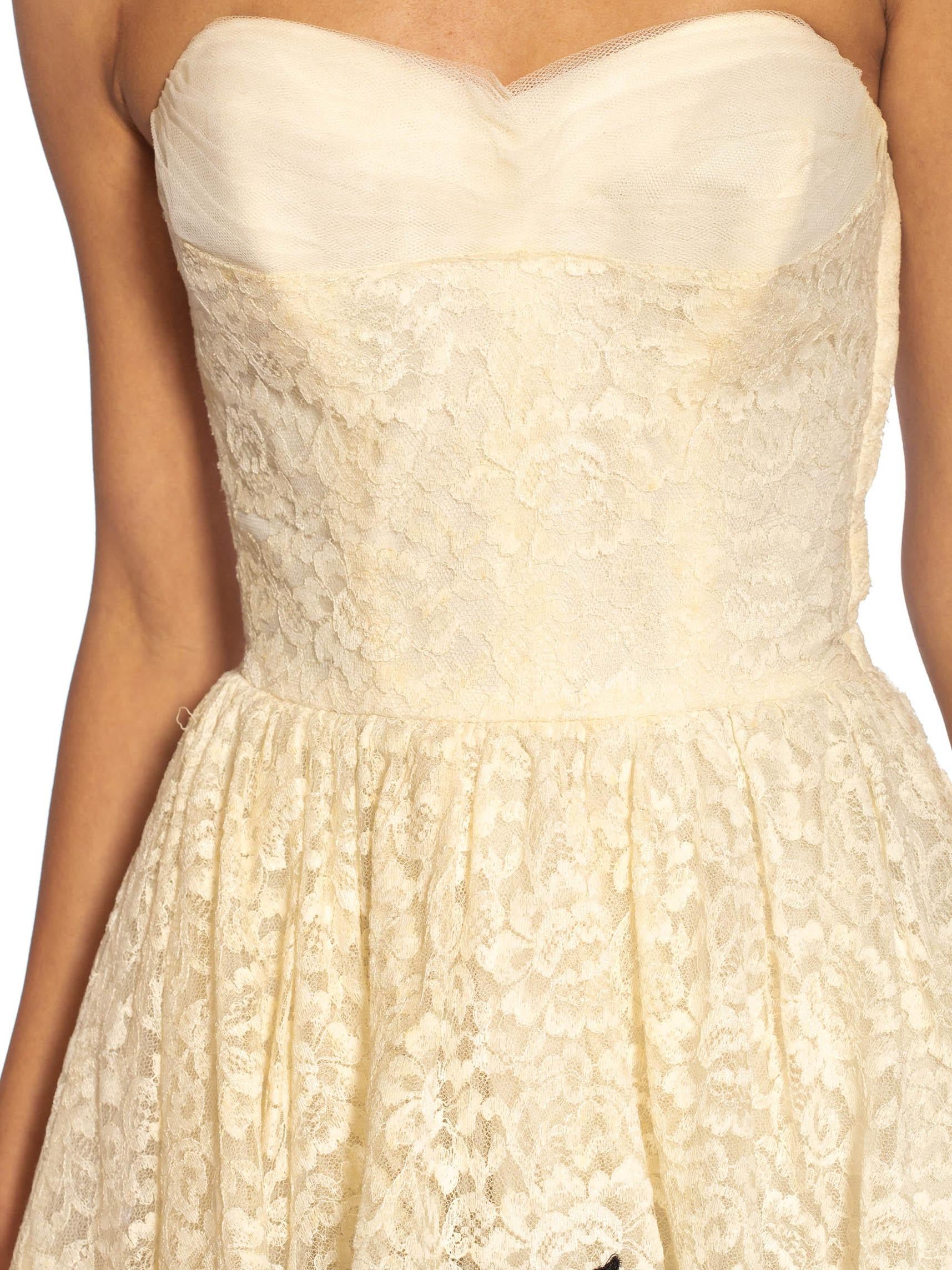 1950S Vestido de cóctel sin tirantes de tul de encaje negro y crema en venta 1