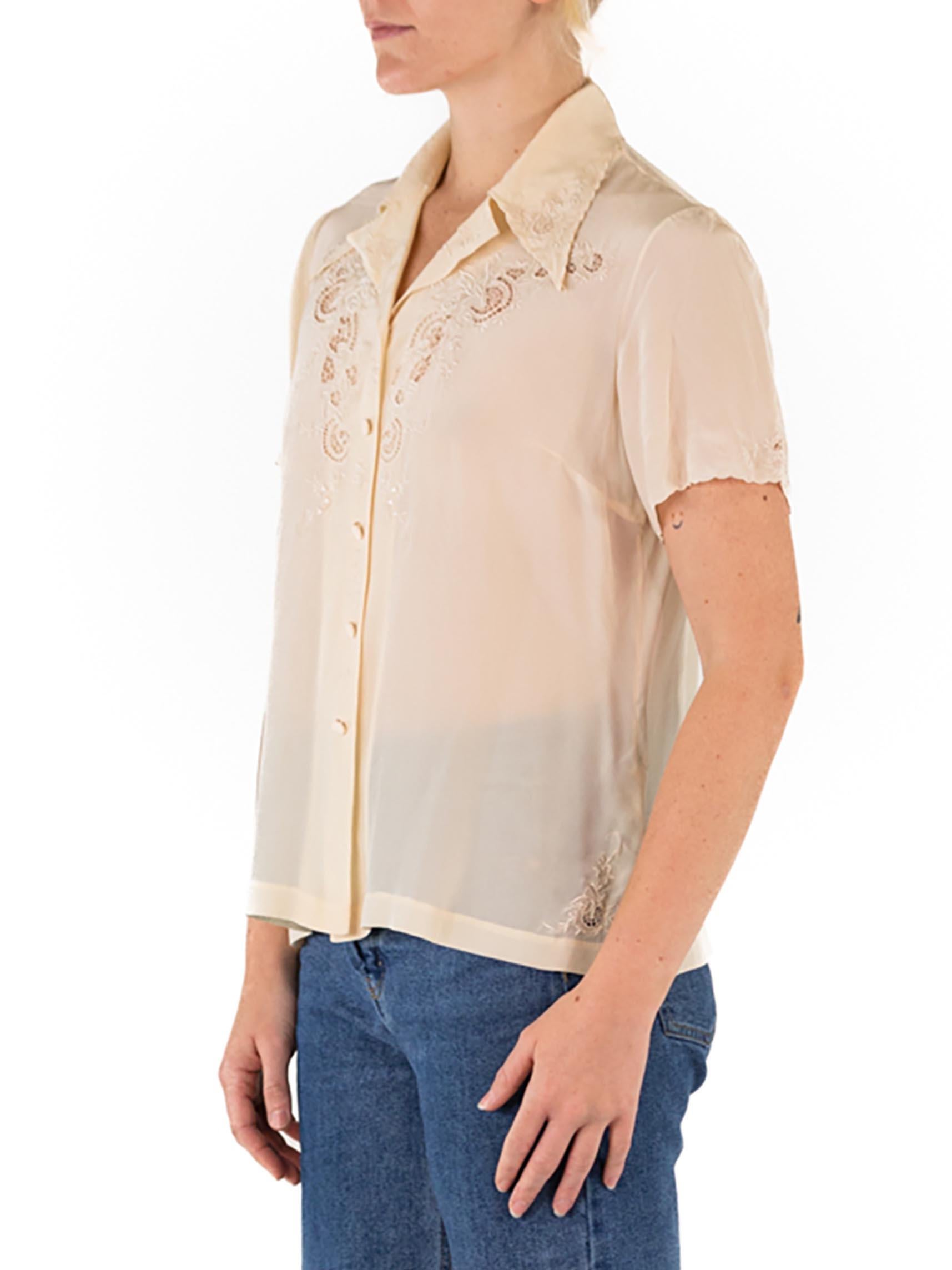 1950S Cream Silk Crepe De Chine Hand-Embroidered Shirt For Sale 3